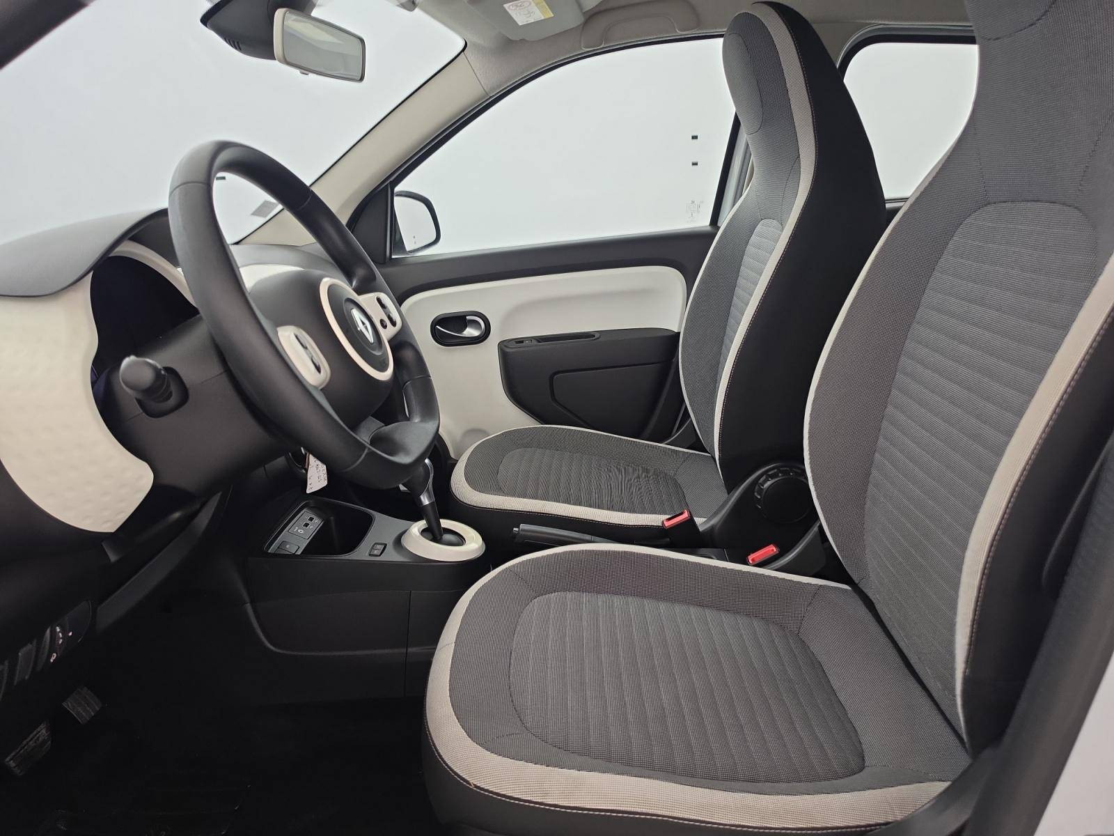 Vente en ligne Renault Twingo Electrique Twingo III E-Tech au prix de 10 815 €