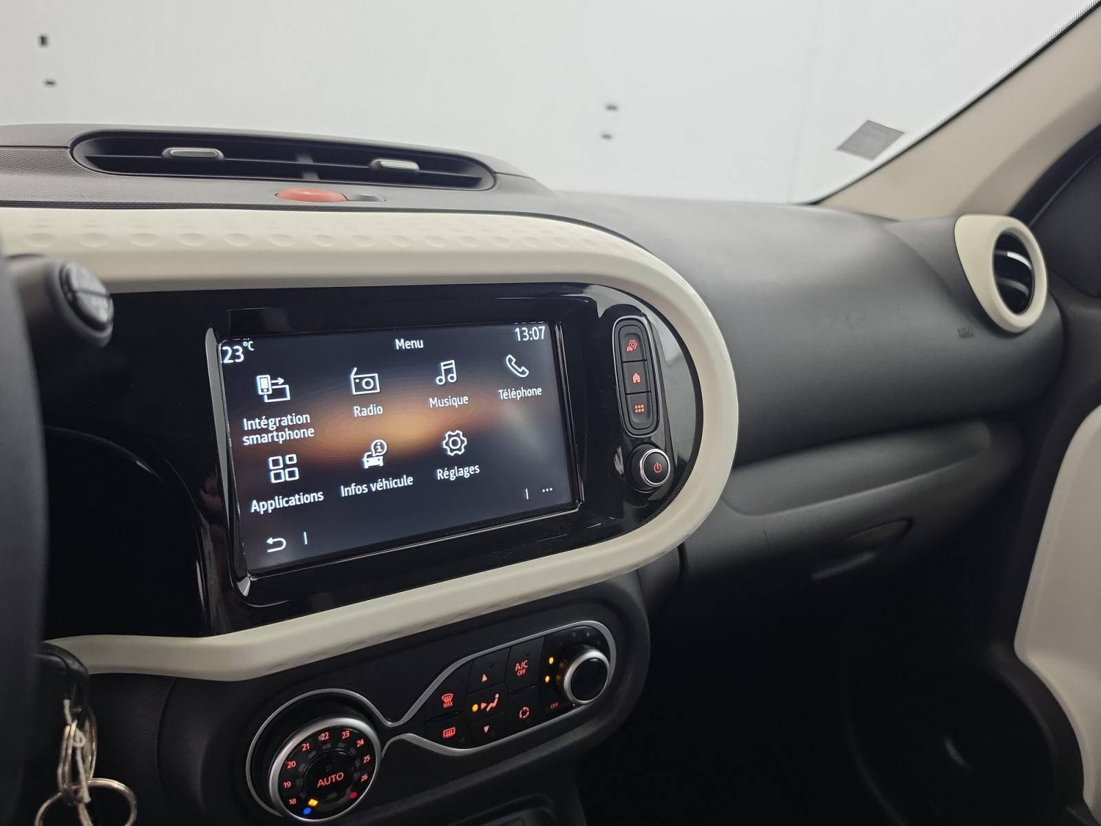 Vente en ligne Renault Twingo Electrique Twingo III E-Tech au prix de 10 815 €
