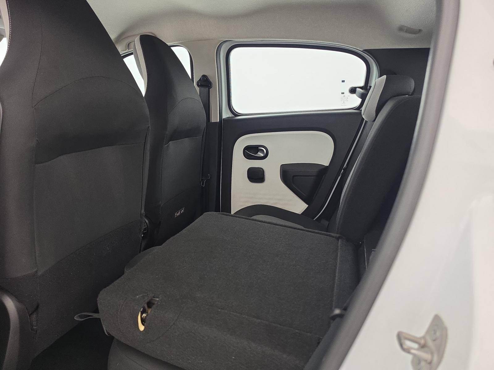 Vente en ligne Renault Twingo Electrique Twingo III E-Tech au prix de 10 815 €