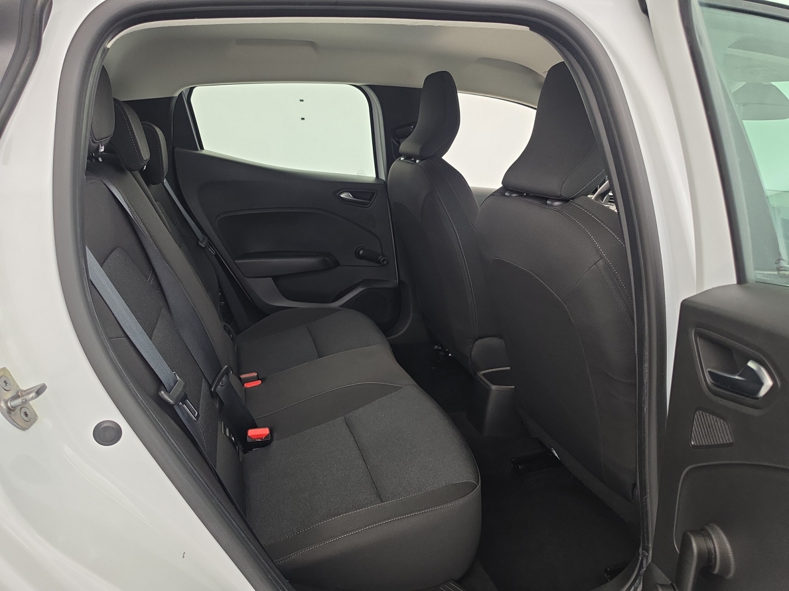 Vente en ligne Renault Clio 5 Clio E-Tech full hybrid 145 au prix de 17 500 €