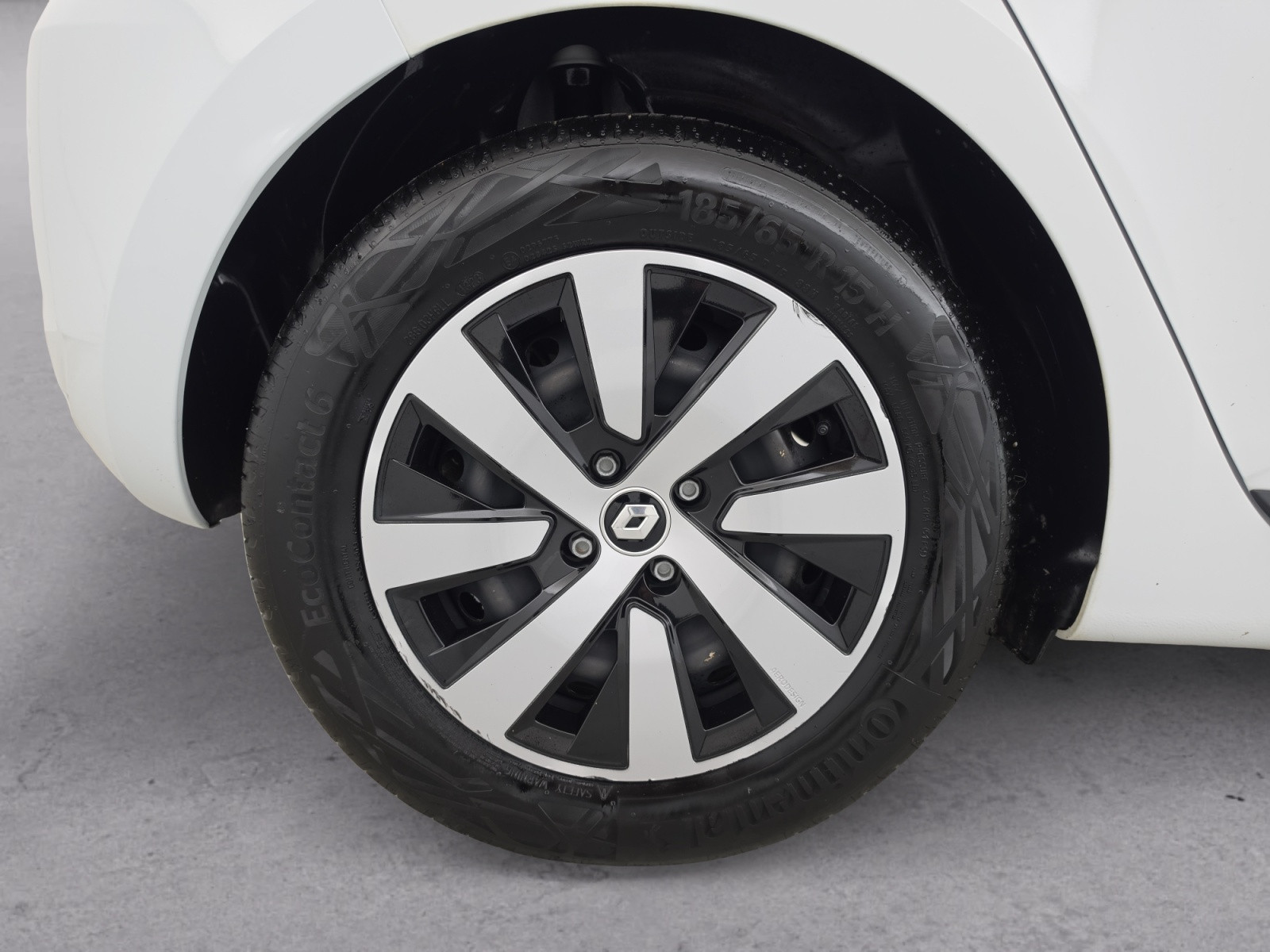 Vente en ligne Renault Clio 5 Clio E-Tech full hybrid 145 au prix de 17 500 €