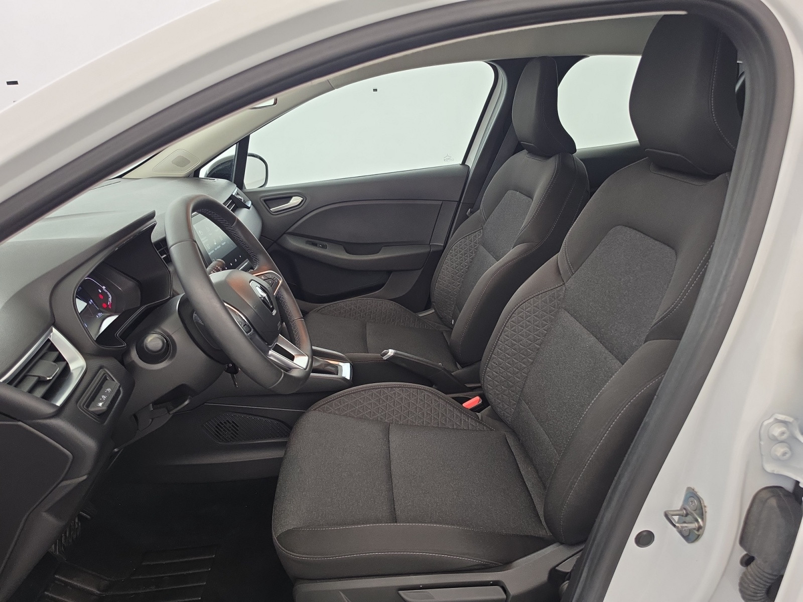 Vente en ligne Renault Clio 5 Clio E-Tech full hybrid 145 au prix de 17 500 €