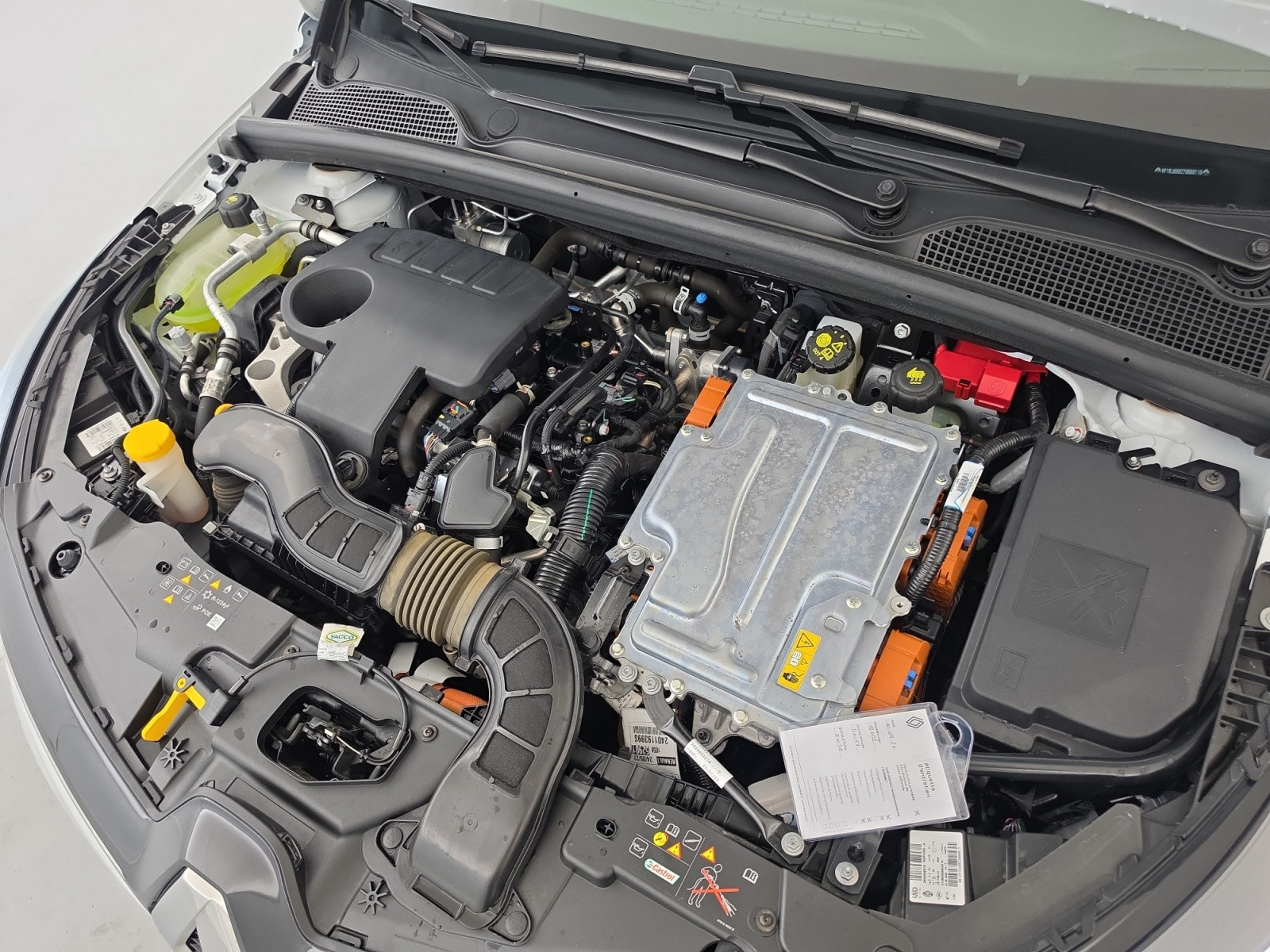 Vente en ligne Renault Clio 5 Clio E-Tech full hybrid 145 au prix de 17 500 €