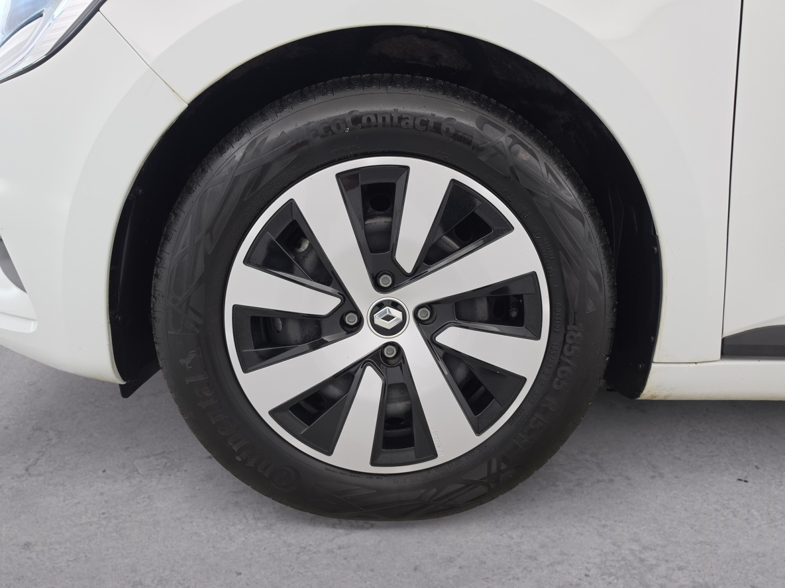 Vente en ligne Renault Clio 5 Clio E-Tech full hybrid 145 au prix de 17 500 €