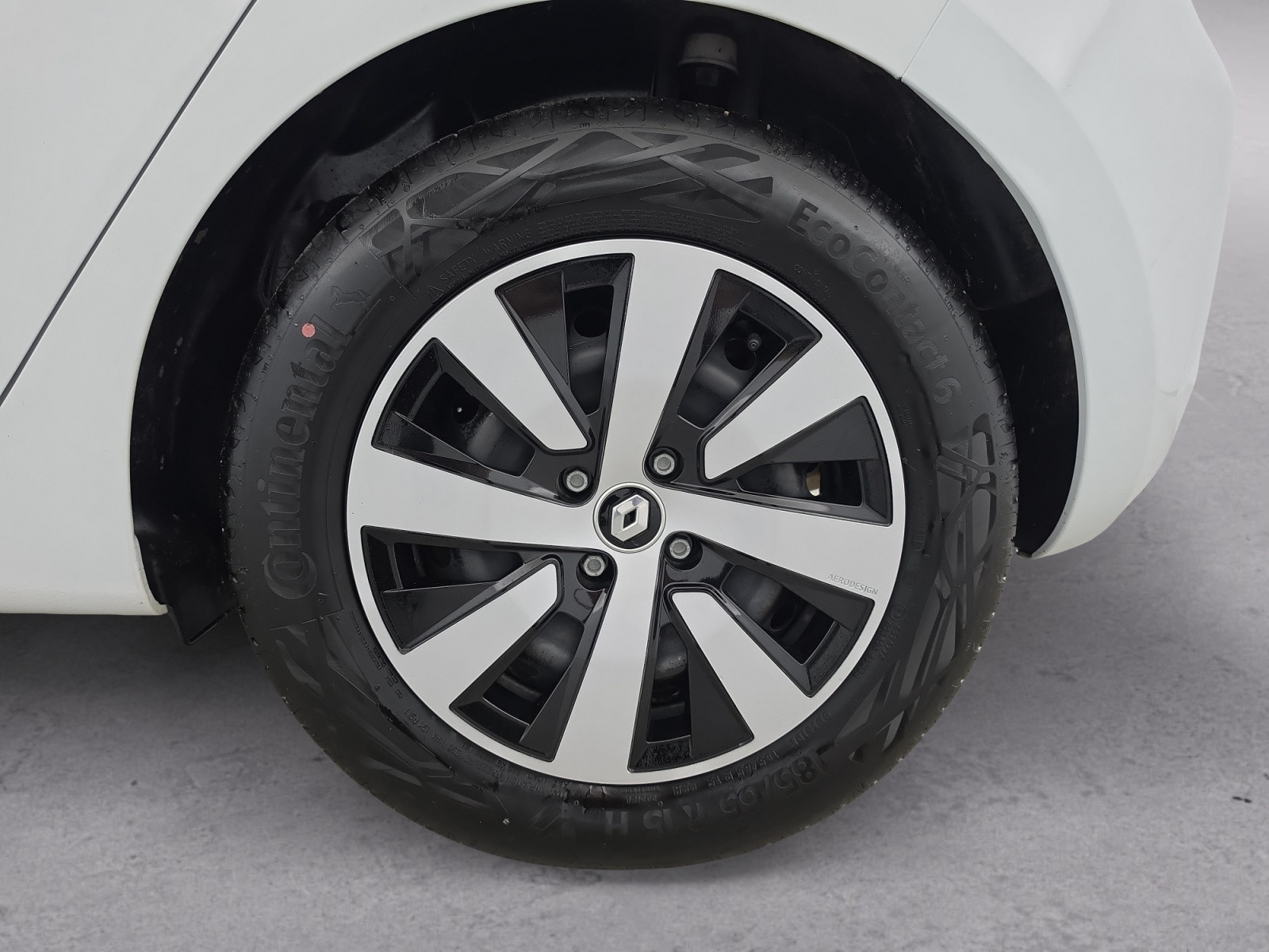 Vente en ligne Renault Clio 5 Clio E-Tech full hybrid 145 au prix de 17 500 €