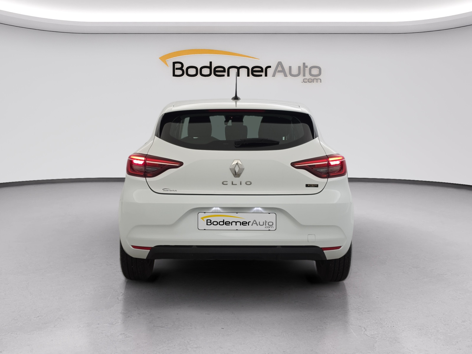 Vente en ligne Renault Clio 5 Clio E-Tech full hybrid 145 au prix de 17 500 €