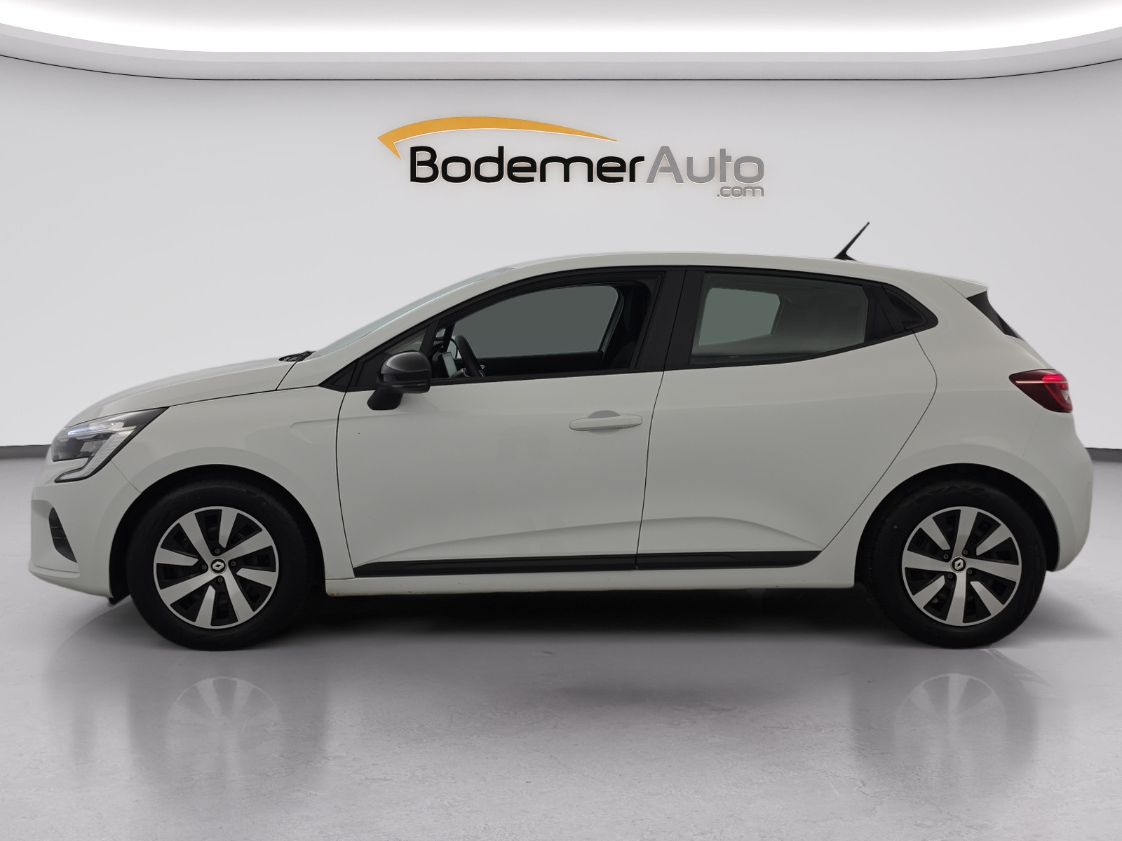 Vente en ligne Renault Clio 5 Clio E-Tech full hybrid 145 au prix de 17 500 €