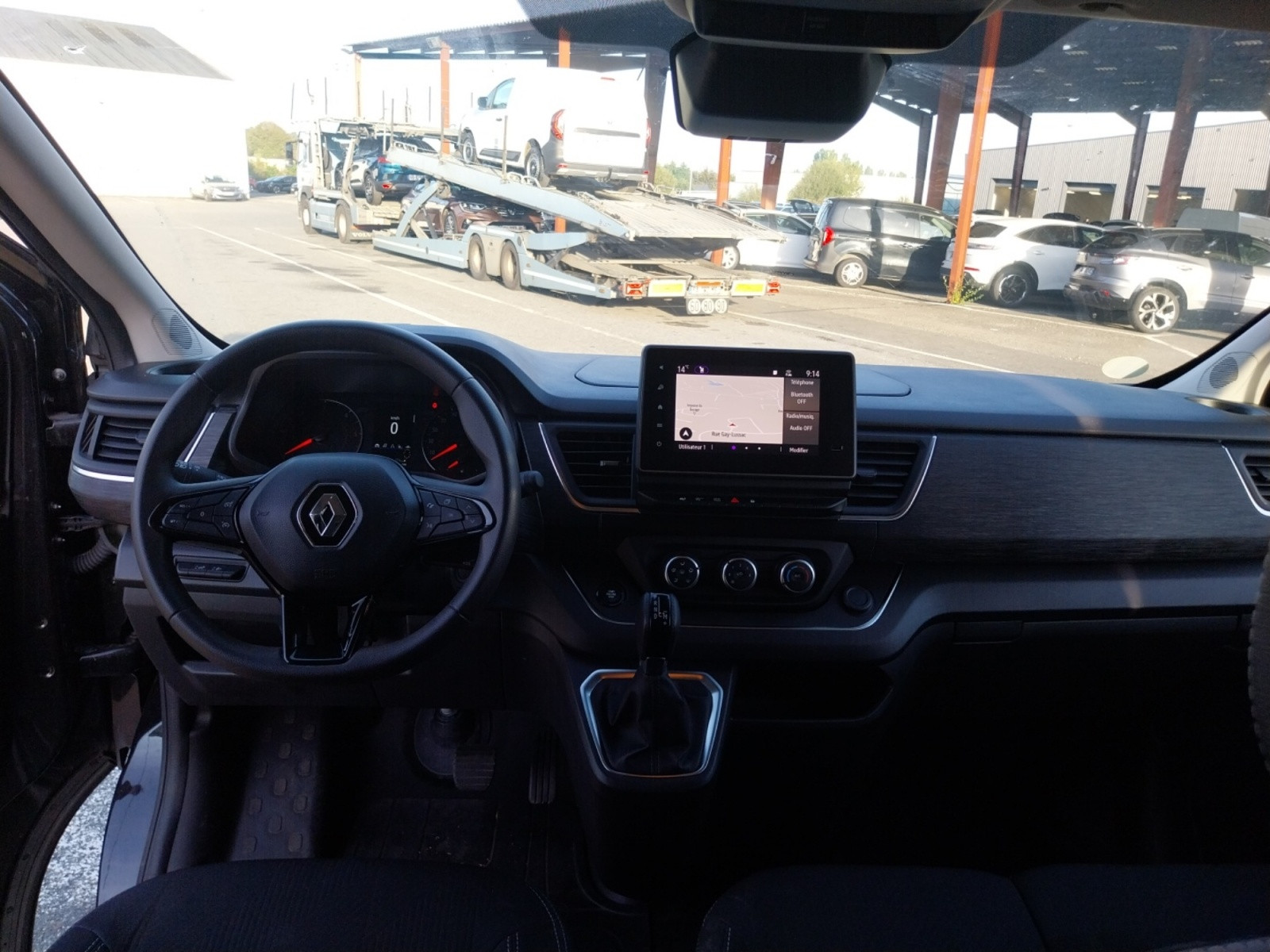Vente en ligne Renault Trafic Cabine Approfondie TRAFIC CA L2H1 3000 KG BLUE DCI 150 EDC au prix de 31 500 €