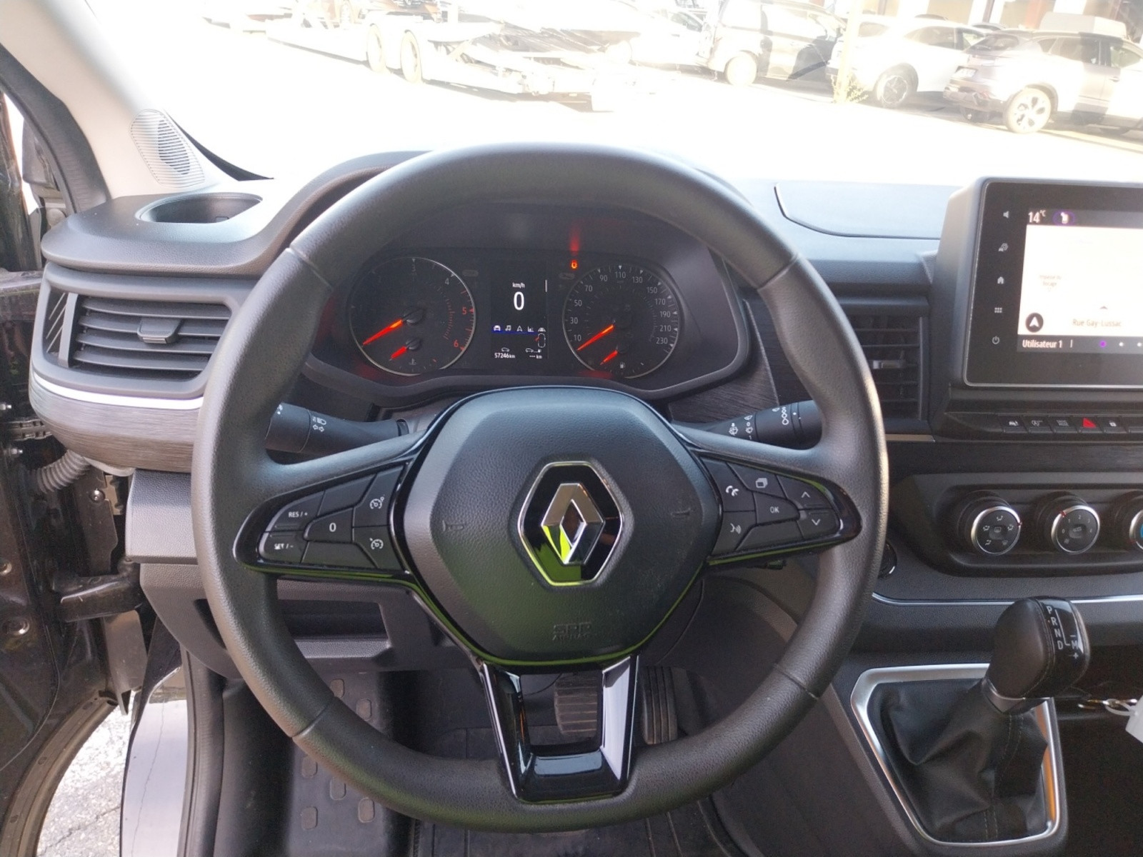 Vente en ligne Renault Trafic Cabine Approfondie TRAFIC CA L2H1 3000 KG BLUE DCI 150 EDC au prix de 31 500 €