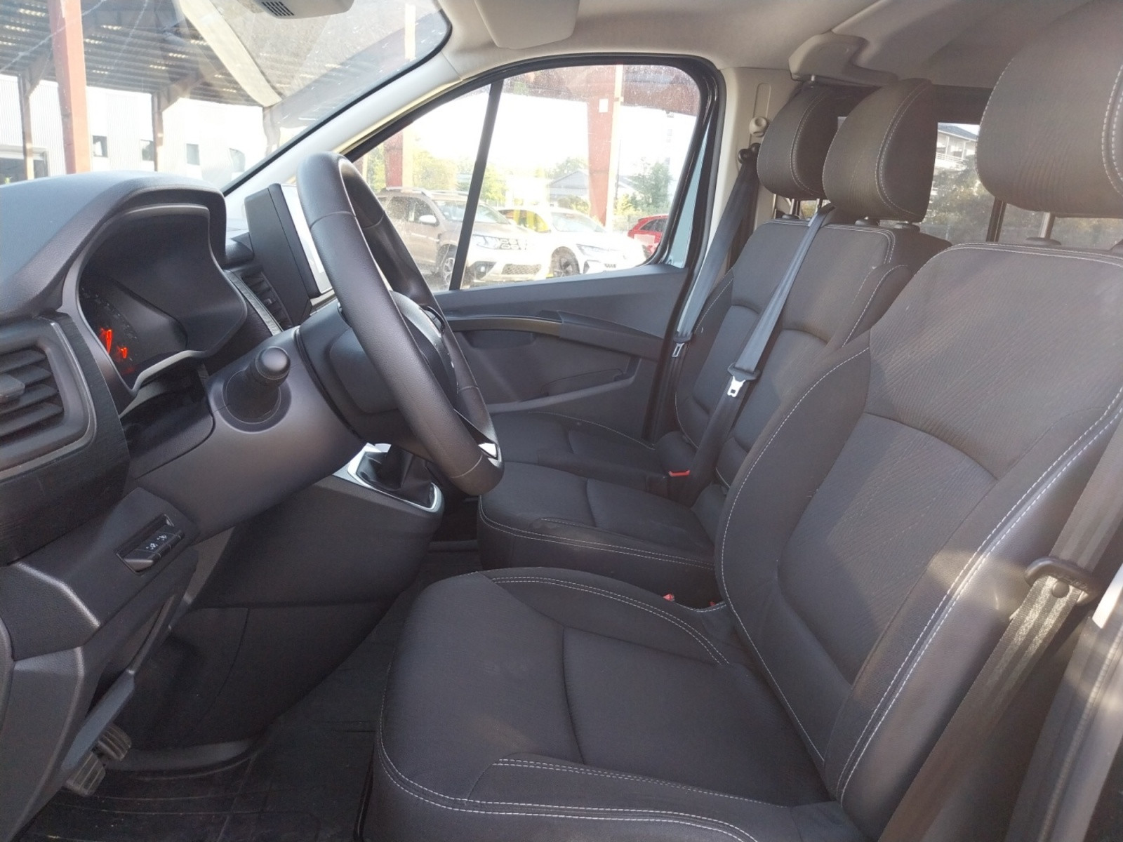 Vente en ligne Renault Trafic Cabine Approfondie TRAFIC CA L2H1 3000 KG BLUE DCI 150 EDC au prix de 31 500 €