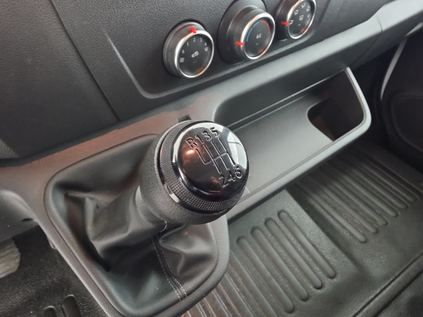 Vente en ligne Renault Master Fourgon MASTER FGN TRAC F3500 L3H3 BLUE DCI 135 au prix de 22 990 €
