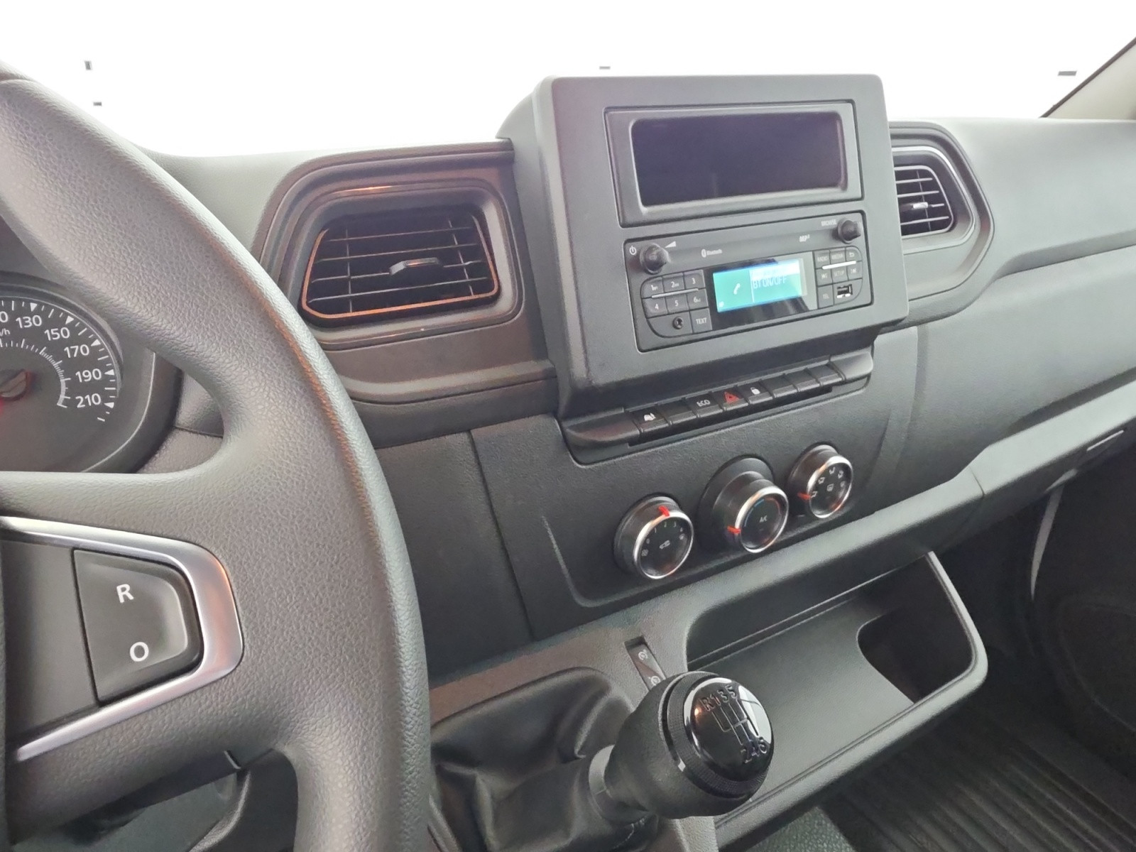 Vente en ligne Renault Master Fourgon MASTER FGN TRAC F3500 L3H3 BLUE DCI 135 au prix de 22 990 €