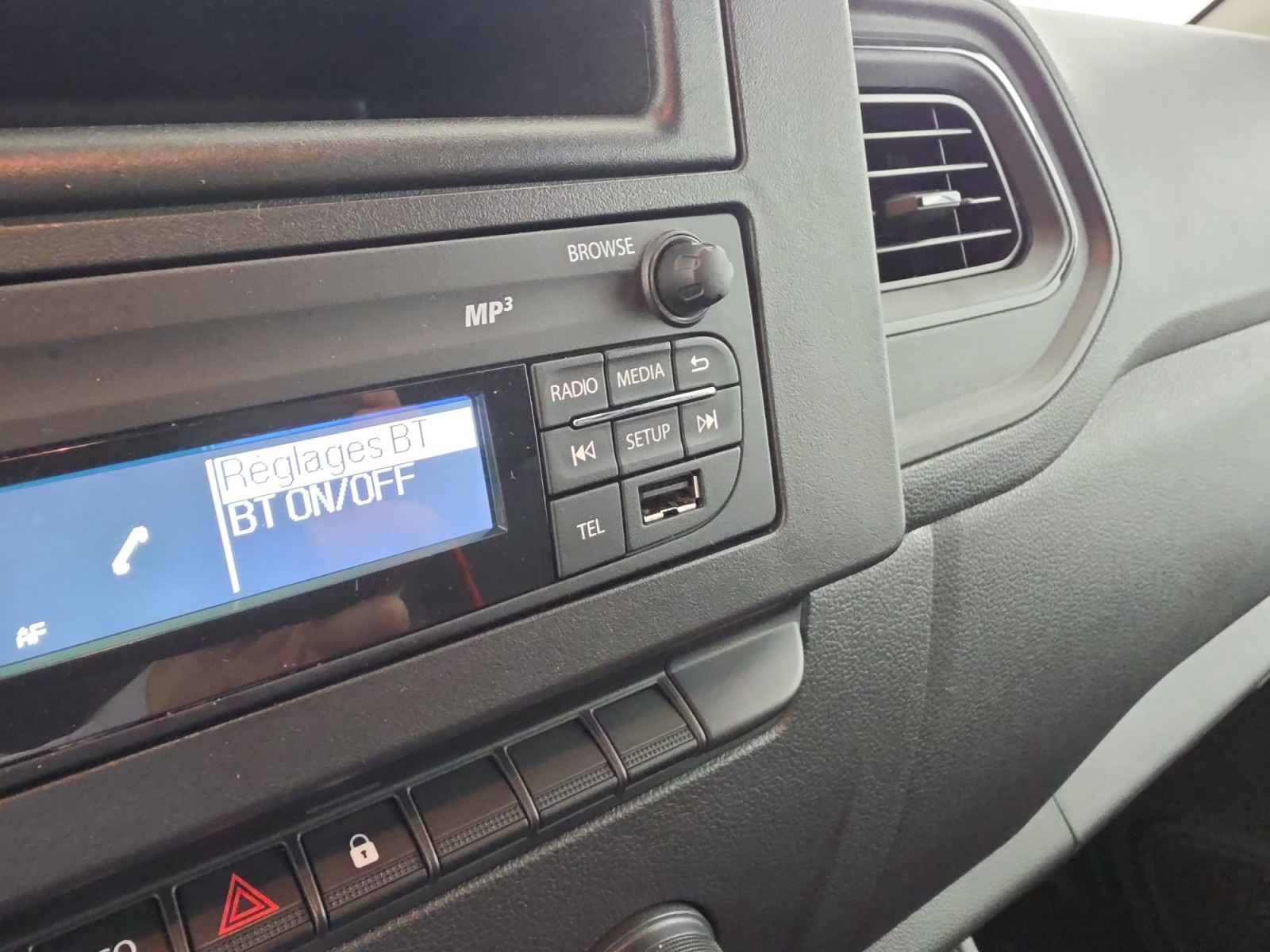 Vente en ligne Renault Master Fourgon MASTER FGN TRAC F3500 L3H3 BLUE DCI 135 au prix de 22 990 €