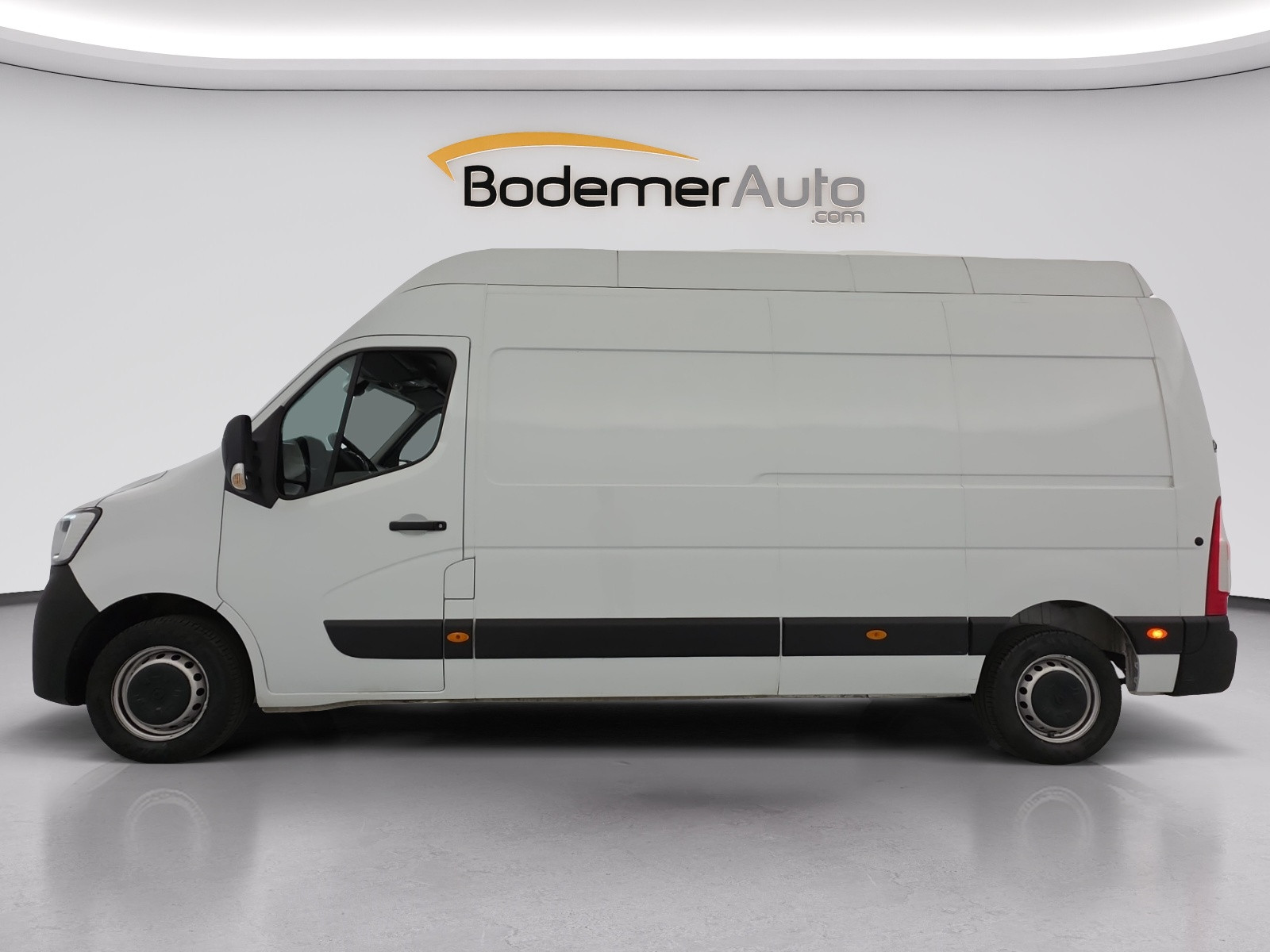 Vente en ligne Renault Master Fourgon MASTER FGN TRAC F3500 L3H3 BLUE DCI 135 au prix de 22 990 €
