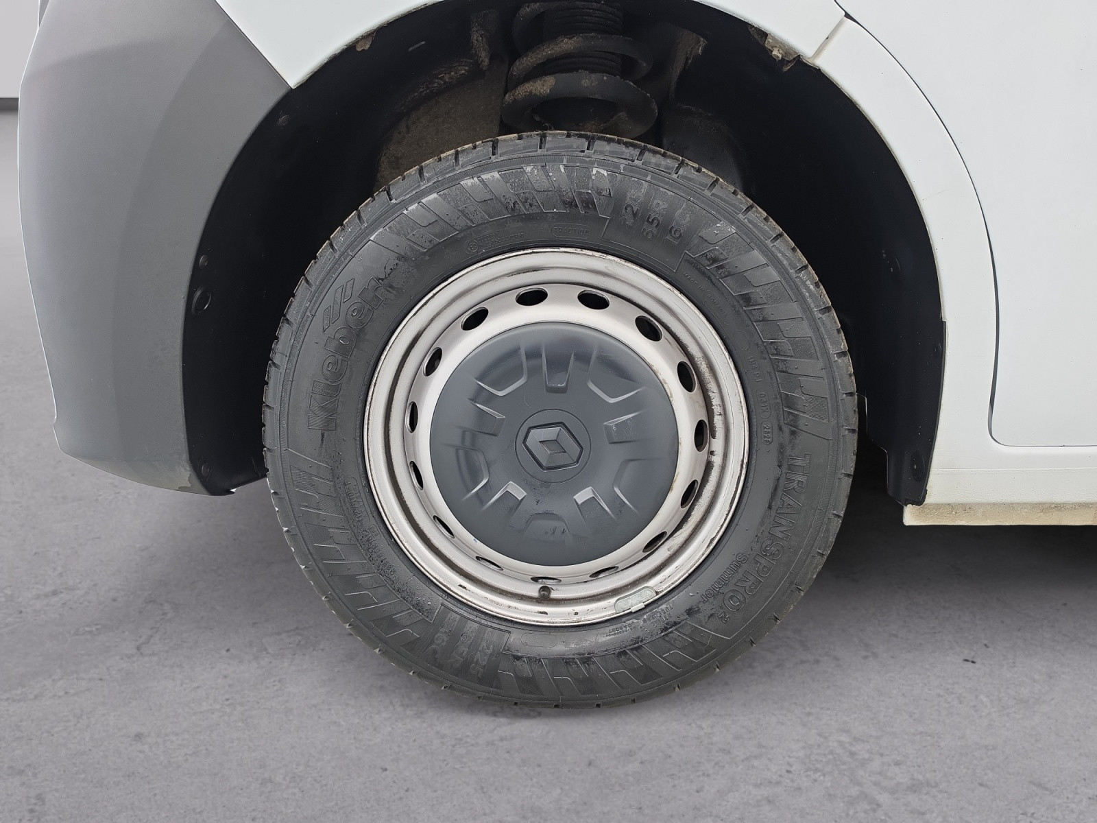 Vente en ligne Renault Master Fourgon MASTER FGN TRAC F3500 L3H3 BLUE DCI 135 au prix de 22 990 €