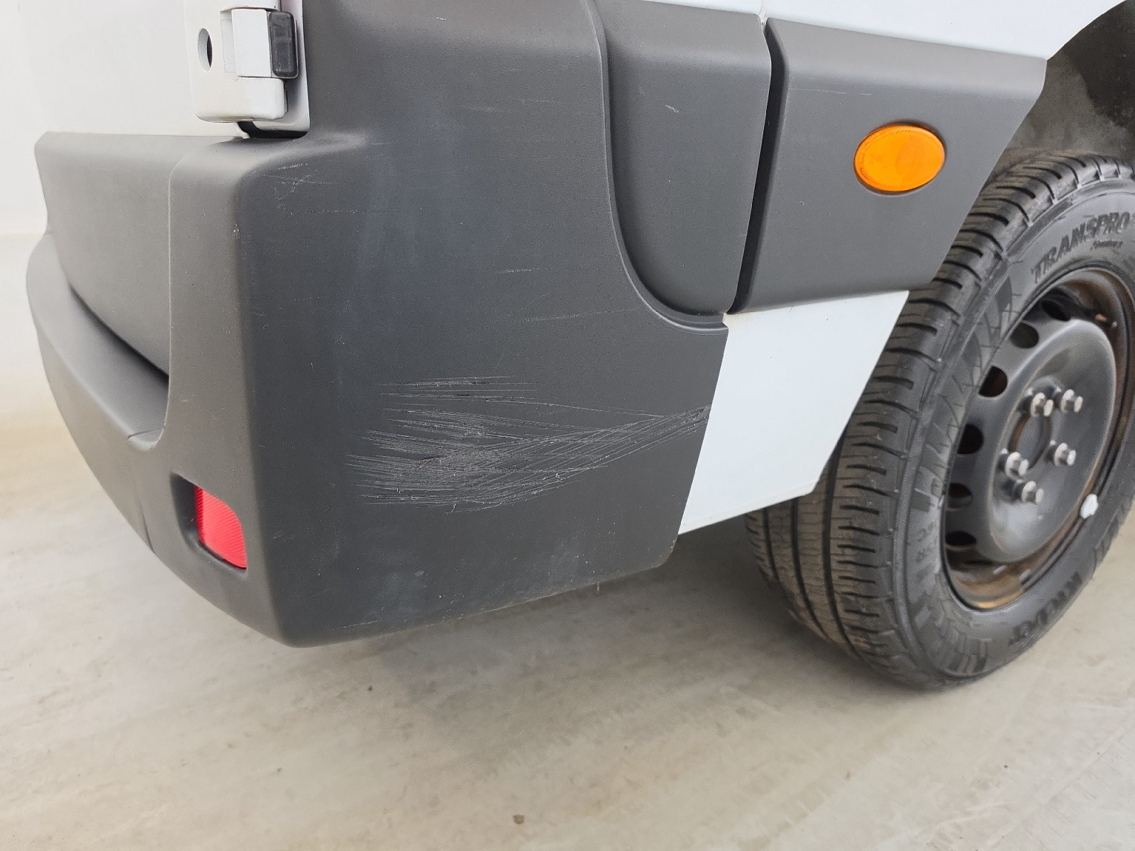 Vente en ligne Renault Master Fourgon MASTER FGN TRAC F3500 L3H3 BLUE DCI 135 au prix de 22 990 €
