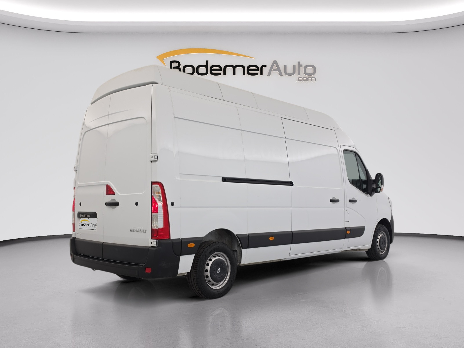 Vente en ligne Renault Master Fourgon MASTER FGN TRAC F3500 L3H3 BLUE DCI 135 au prix de 22 990 €