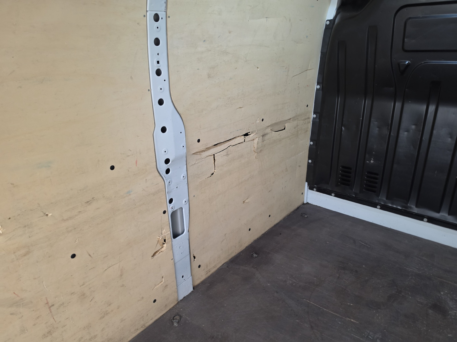 Vente en ligne Renault Master Fourgon MASTER FGN TRAC F3500 L3H3 BLUE DCI 135 au prix de 22 990 €