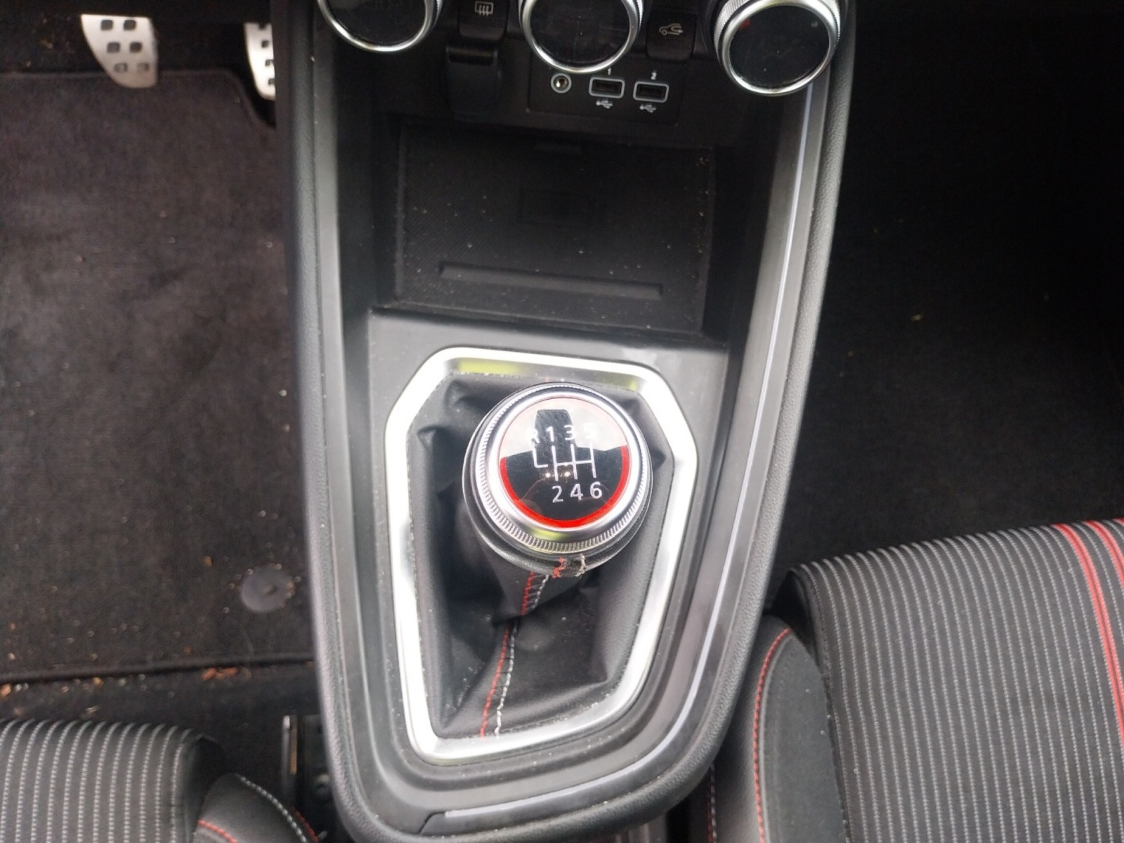Vente en ligne Renault Clio 5 Clio TCe 140 au prix de 17 490 €