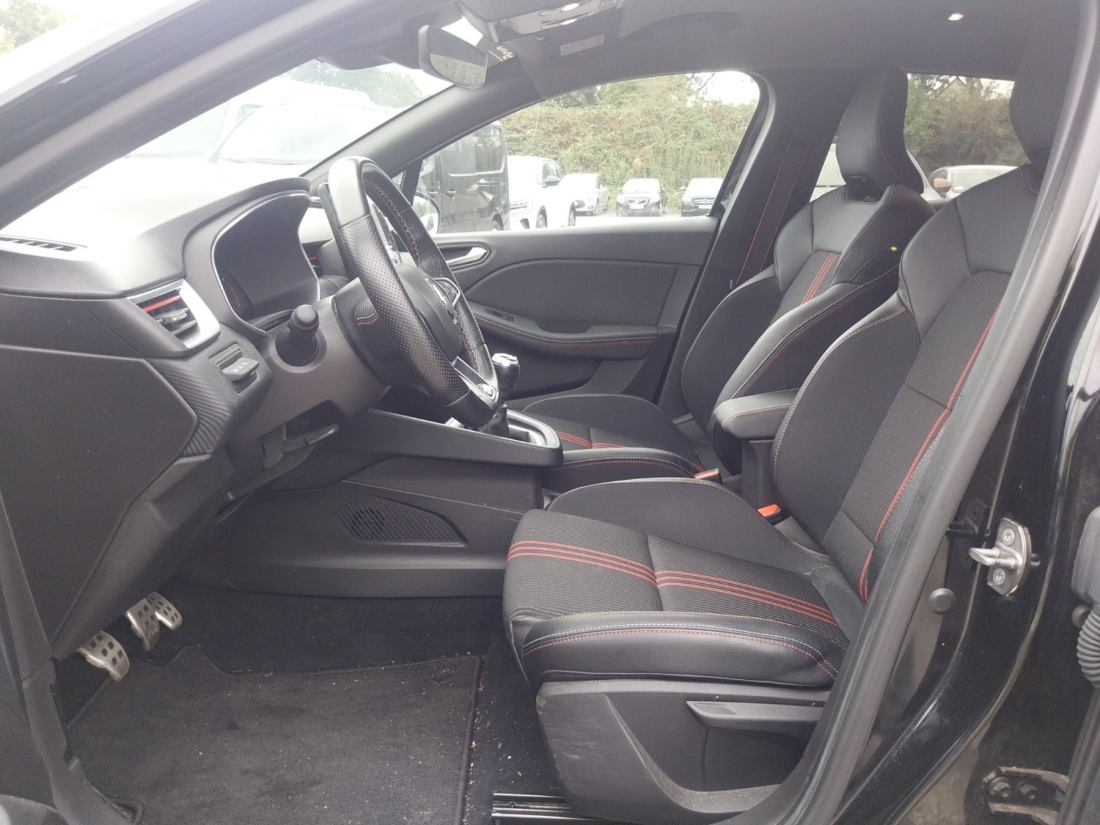 Vente en ligne Renault Clio 5 Clio TCe 140 au prix de 17 490 €