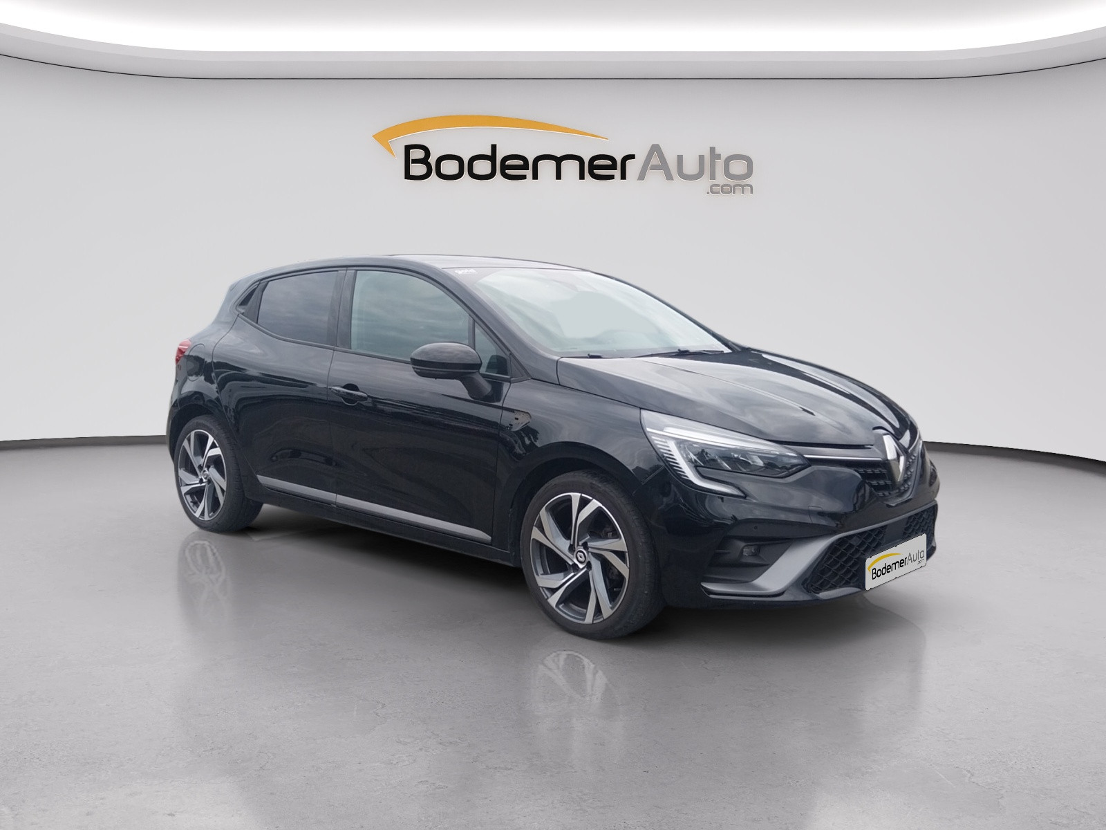 Vente en ligne Renault Clio 5 Clio TCe 140 au prix de 17 490 €