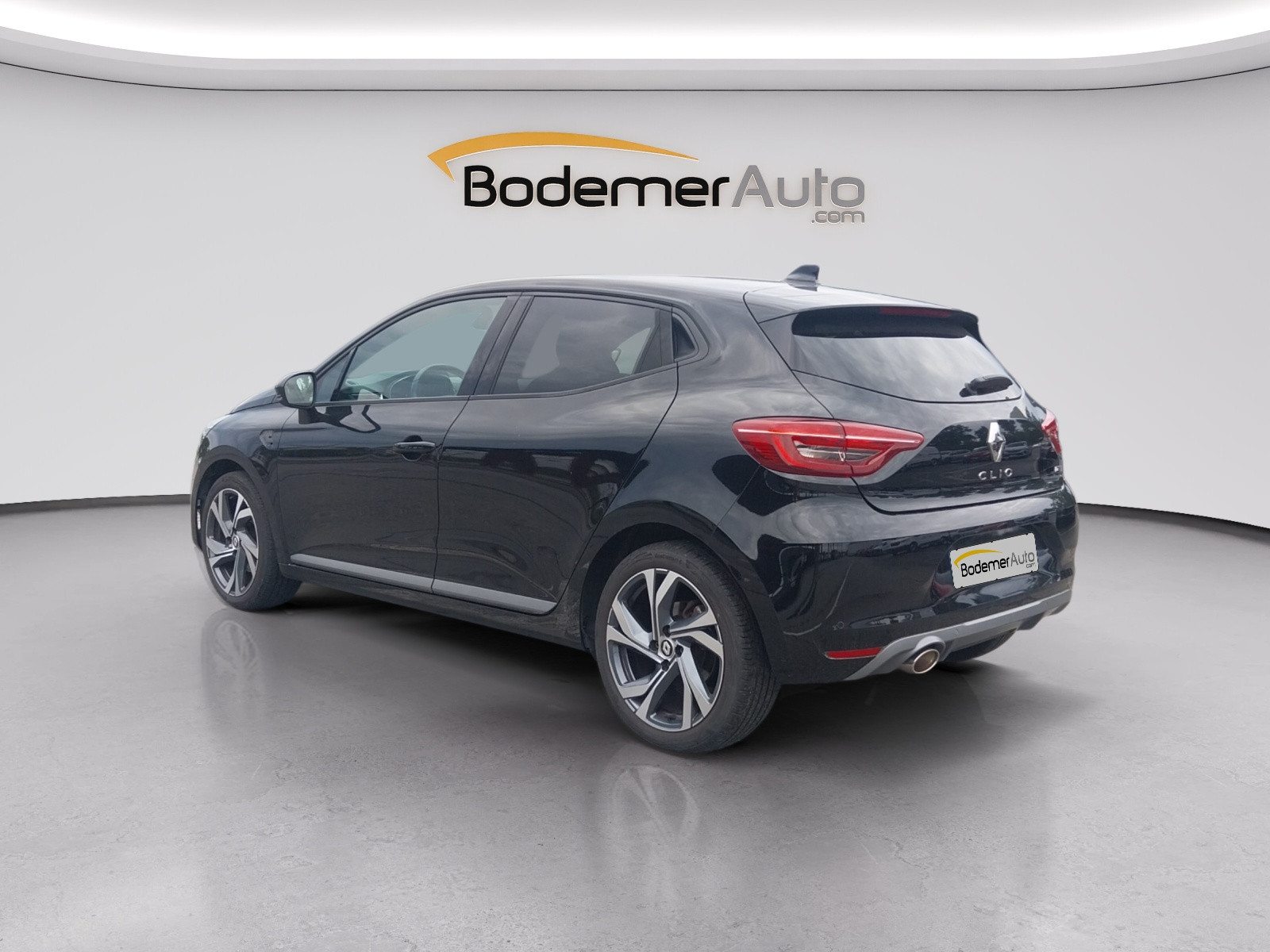 Vente en ligne Renault Clio 5 Clio TCe 140 au prix de 17 490 €