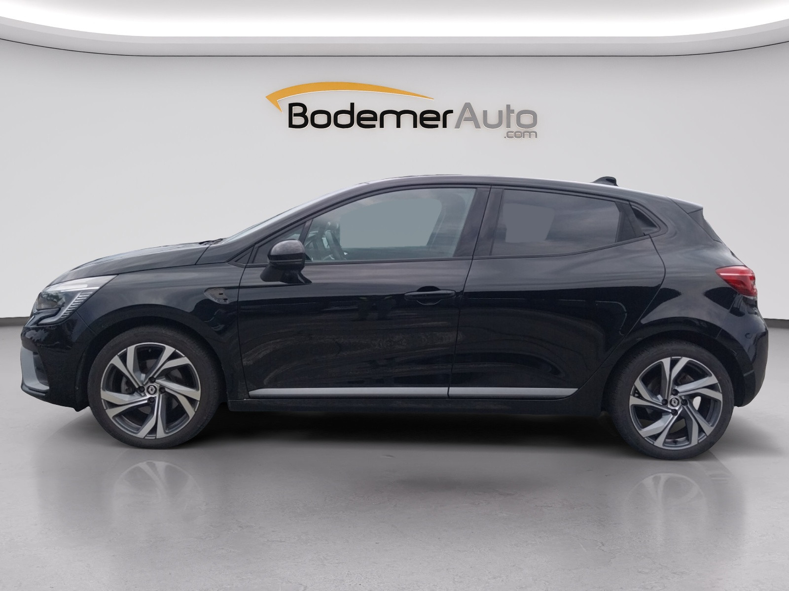 Vente en ligne Renault Clio 5 Clio TCe 140 au prix de 17 490 €