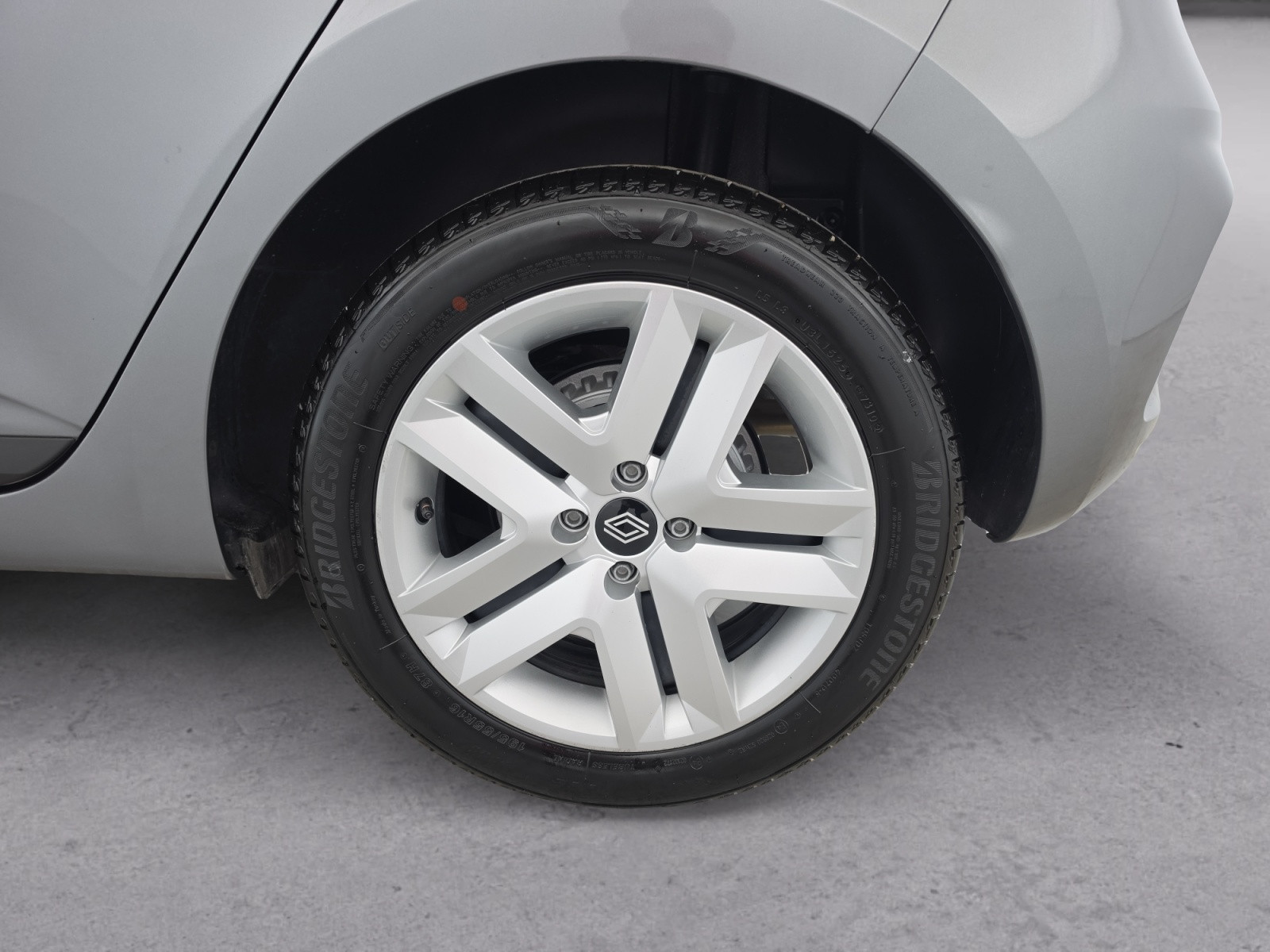 Vente en ligne Renault Clio 5 Clio Blue dCi 100 ch GSR2 au prix de 17 950 €