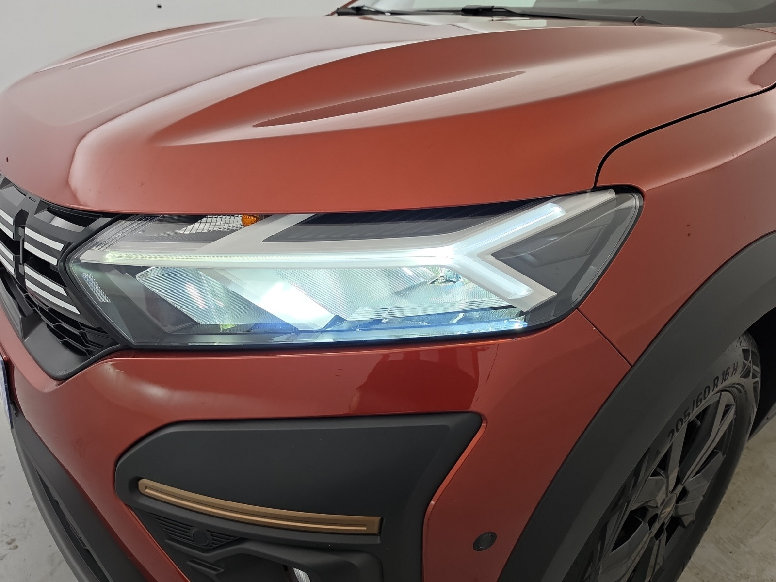 Vente en ligne Dacia Jogger  Hybrid 140 5 places GSR2 au prix de 22 990 €