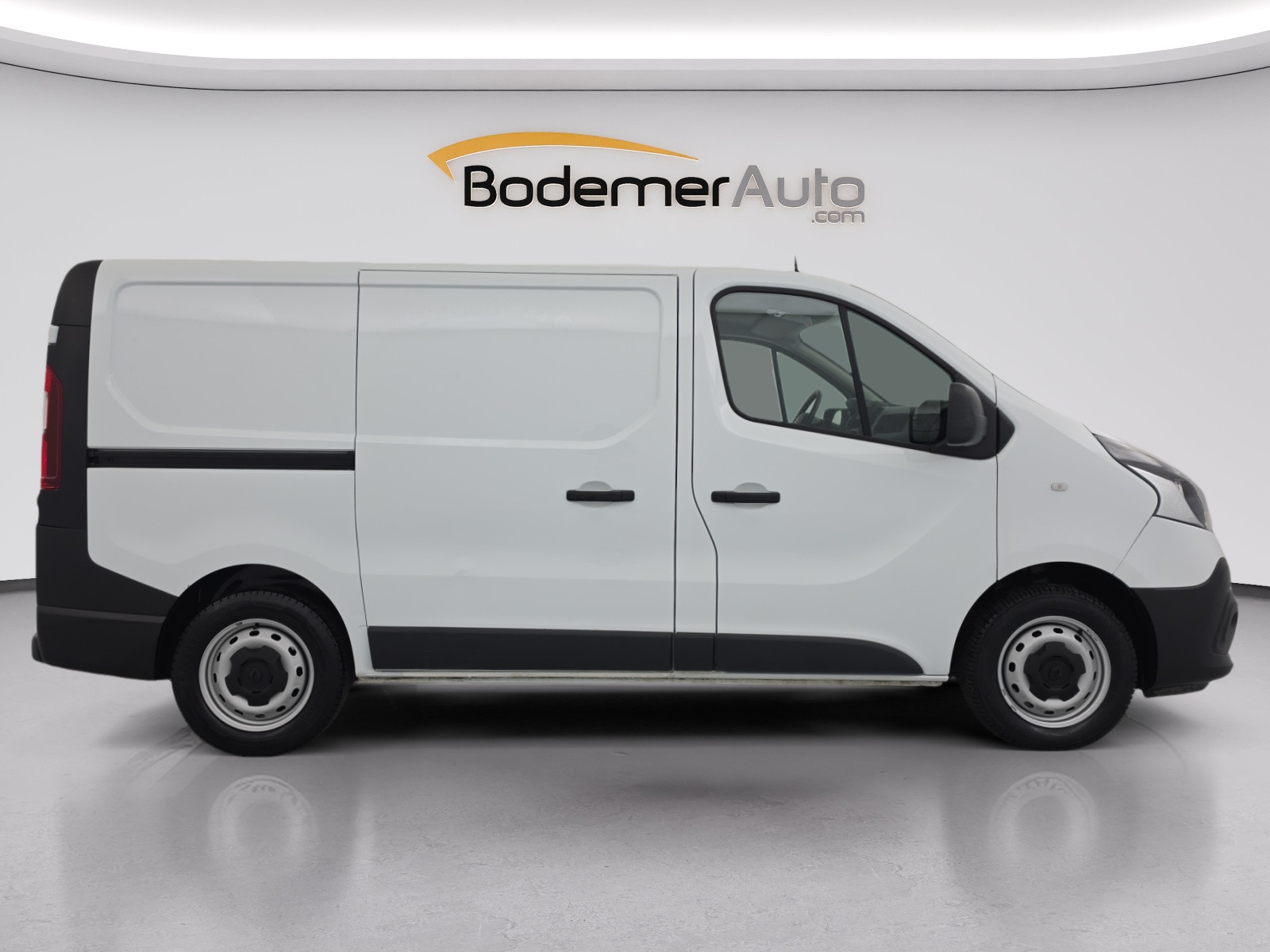Vente en ligne Renault Trafic 3 Fourgon TRAFIC FGN L1H1 1000 KG DCI 120 au prix de 18 490 €