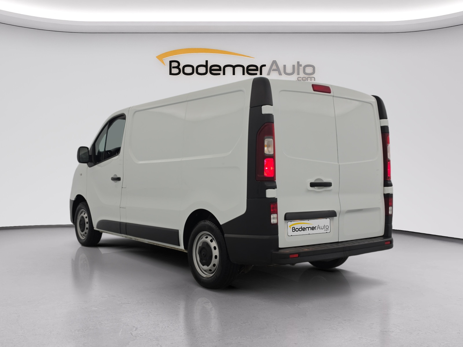 Vente en ligne Renault Trafic 3 Fourgon TRAFIC FGN L1H1 1000 KG DCI 120 au prix de 18 490 €