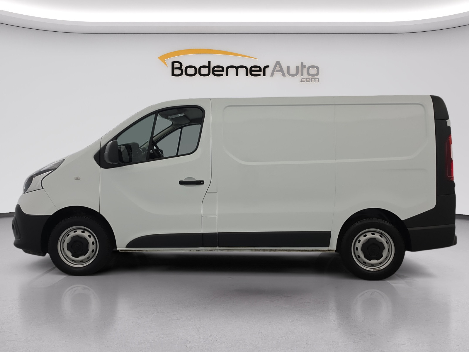 Vente en ligne Renault Trafic 3 Fourgon TRAFIC FGN L1H1 1000 KG DCI 120 au prix de 18 490 €