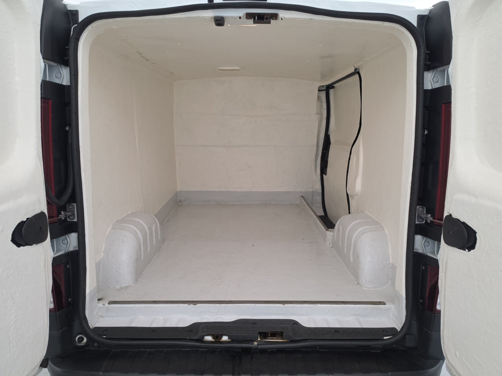 Vente en ligne Renault Trafic 3 Fourgon TRAFIC FGN L1H1 1000 KG DCI 120 au prix de 18 490 €