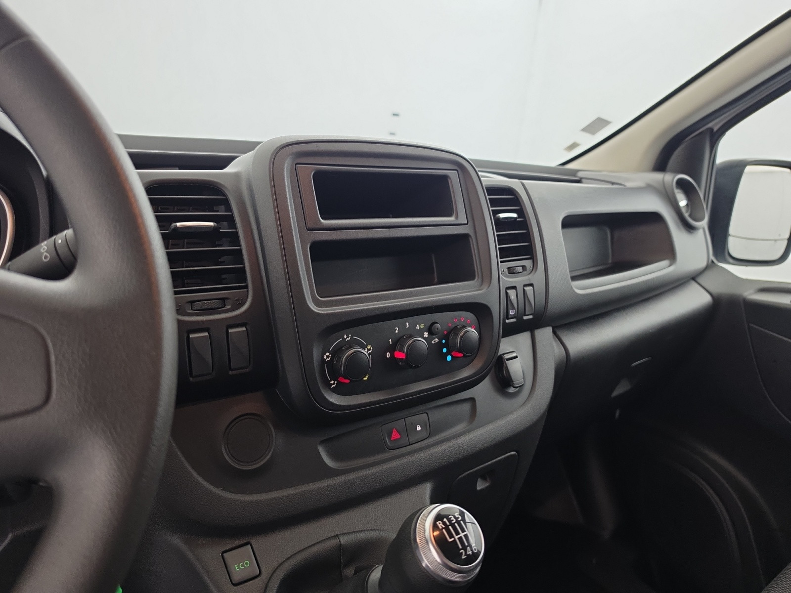 Vente en ligne Renault Trafic 3 Fourgon TRAFIC FGN L1H1 1000 KG DCI 120 au prix de 18 490 €