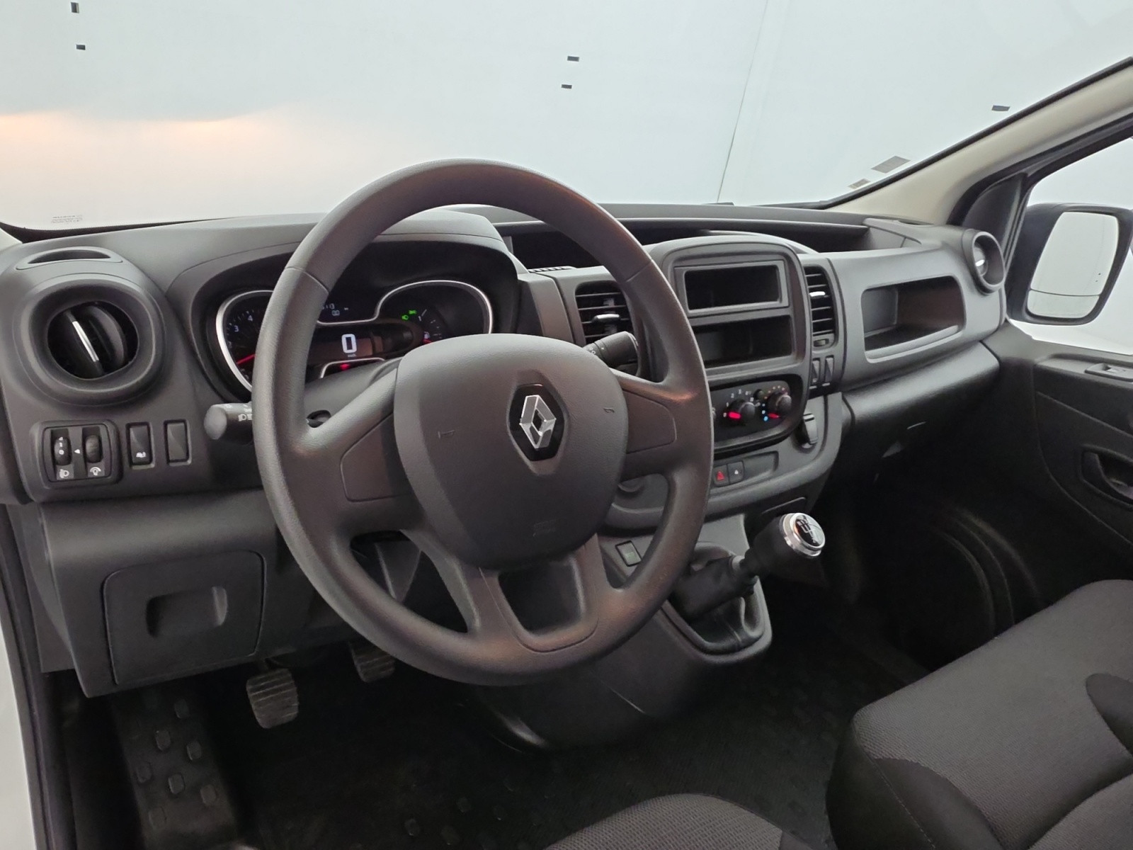 Vente en ligne Renault Trafic 3 Fourgon TRAFIC FGN L1H1 1000 KG DCI 120 au prix de 18 490 €