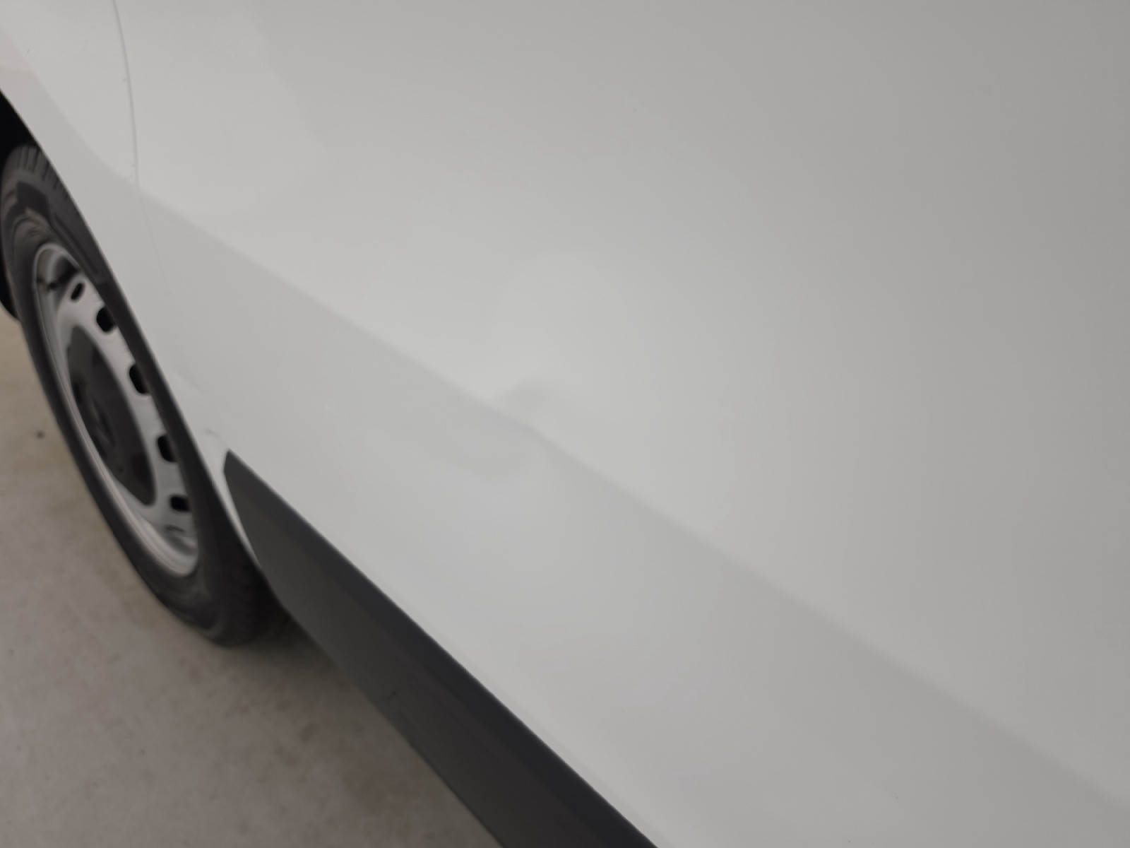 Vente en ligne Renault Trafic 3 Fourgon TRAFIC FGN L1H1 1000 KG DCI 120 au prix de 18 490 €