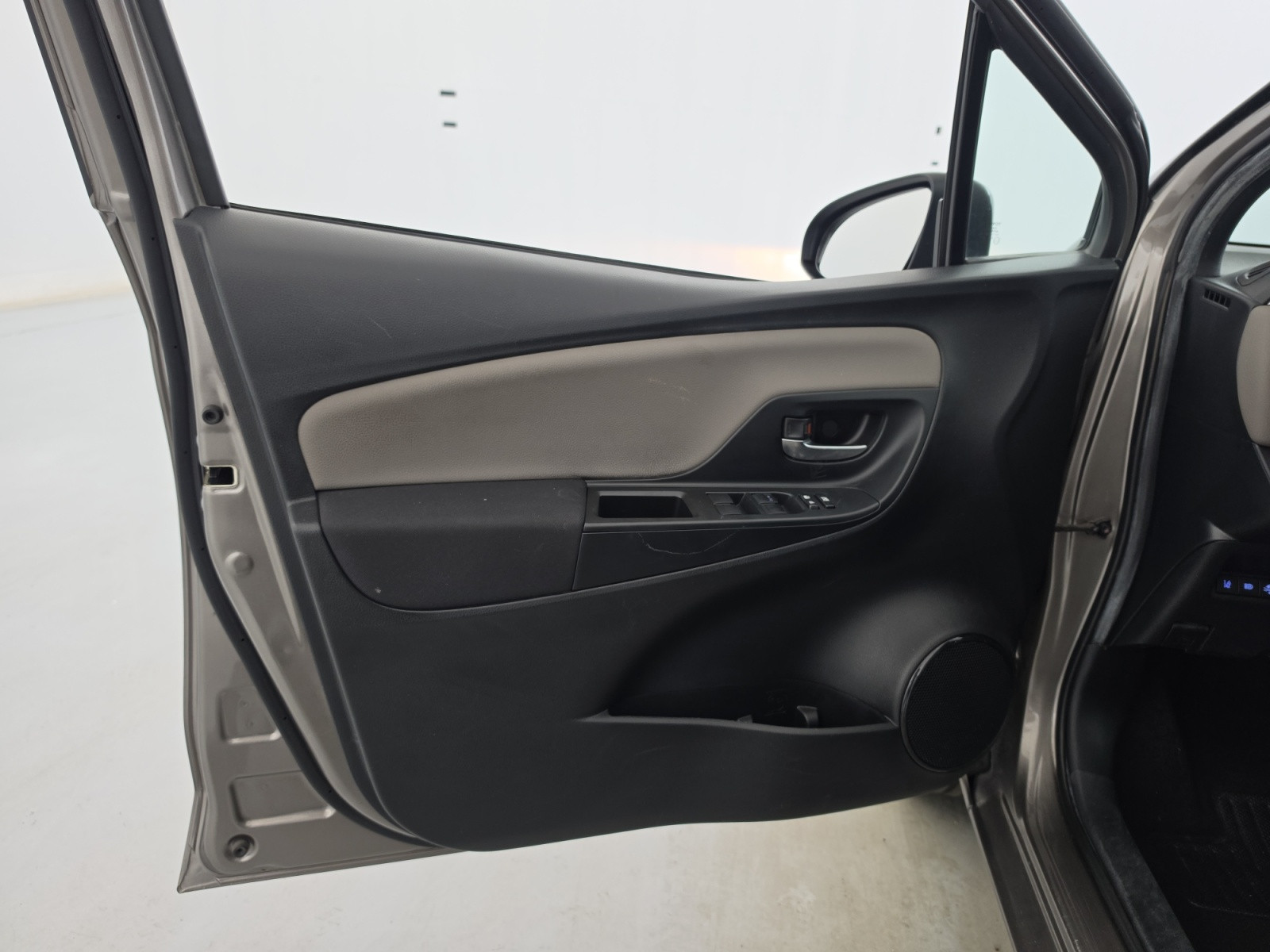 Vente en ligne Toyota Yaris Yaris Hybride 100h au prix de 14 890 €