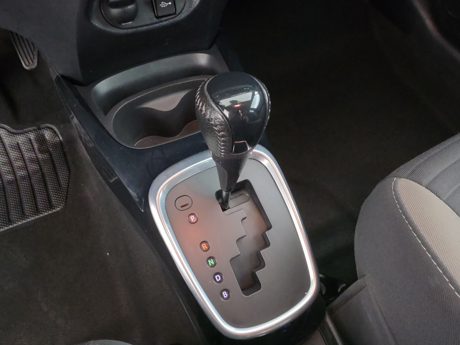 Vente en ligne Toyota Yaris Yaris Hybride 100h au prix de 14 890 €