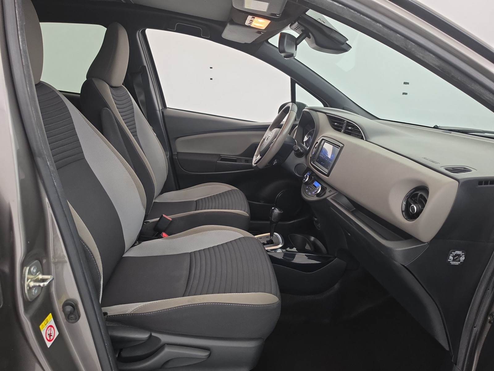 Vente en ligne Toyota Yaris Yaris Hybride 100h au prix de 14 890 €