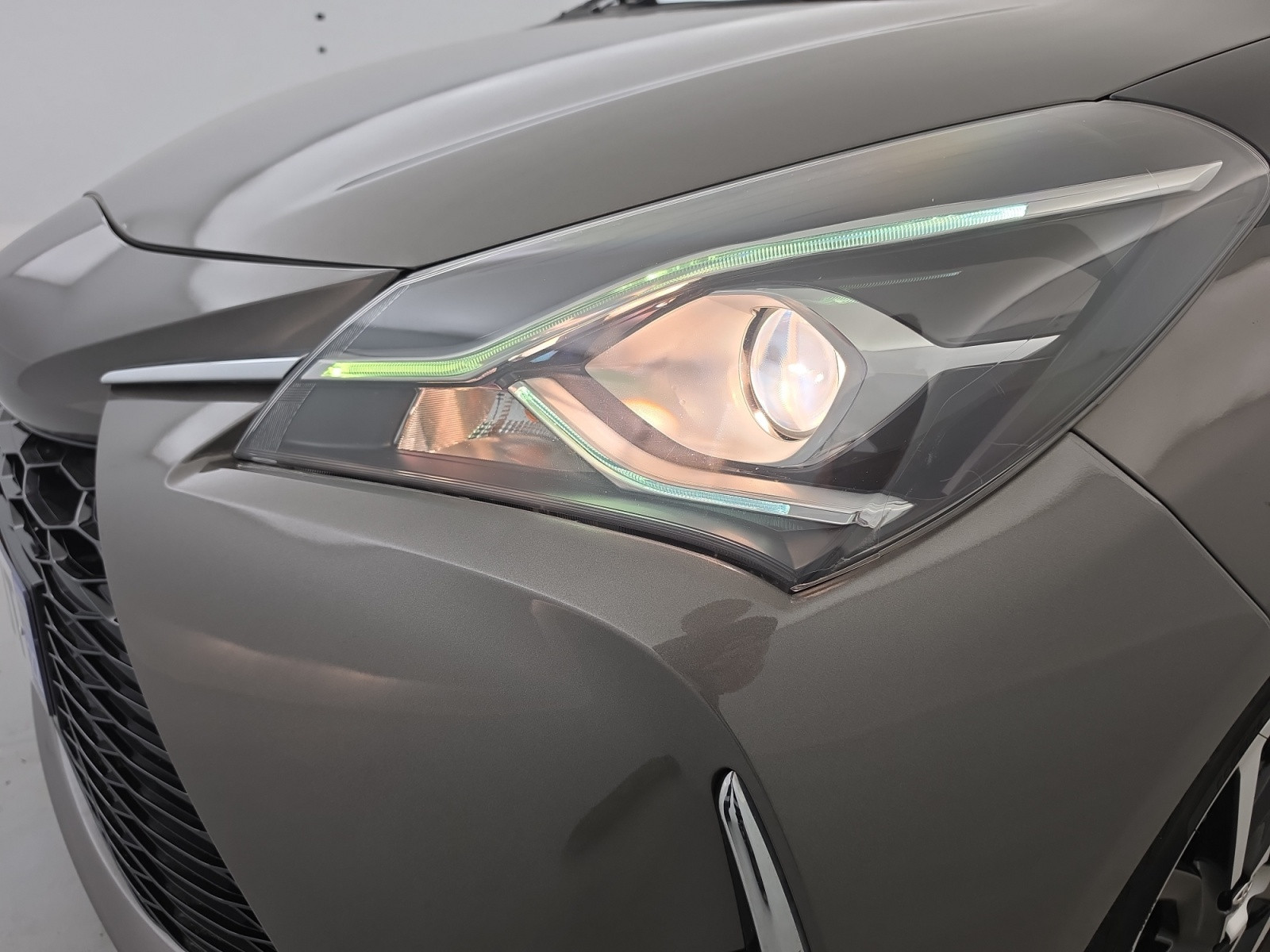 Vente en ligne Toyota Yaris Yaris Hybride 100h au prix de 14 890 €