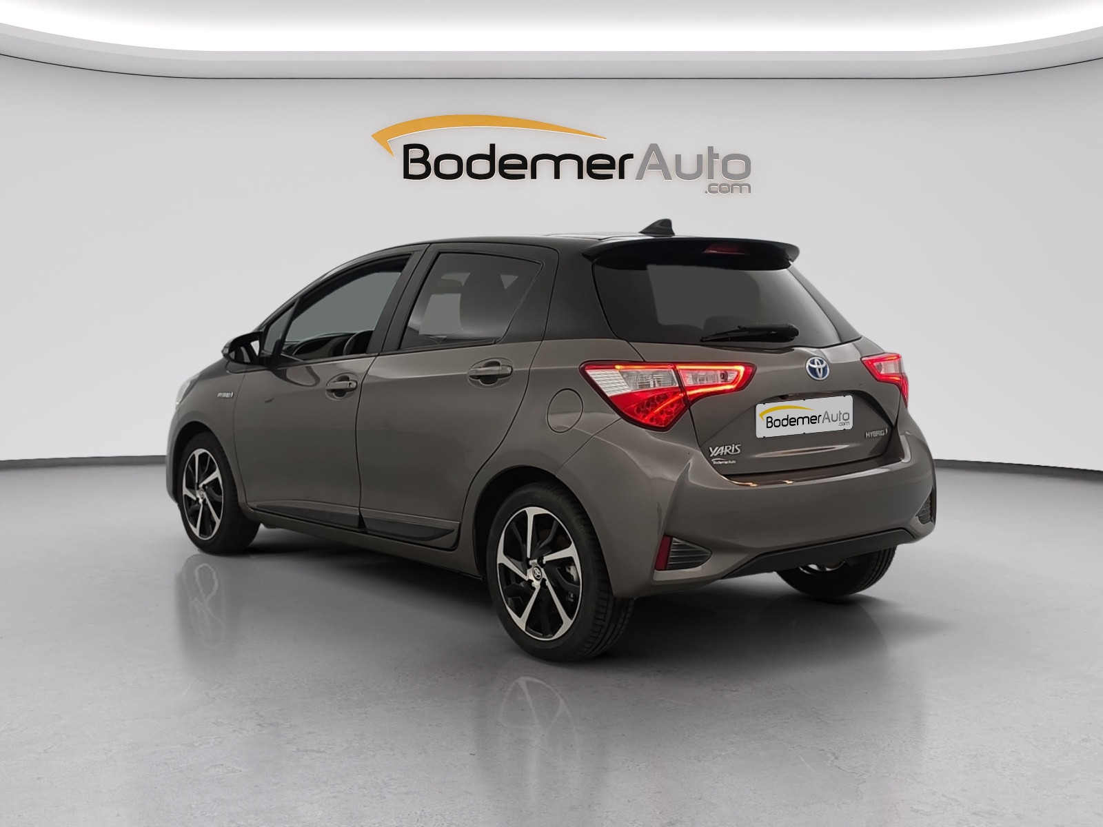 Vente en ligne Toyota Yaris Yaris Hybride 100h au prix de 14 890 €