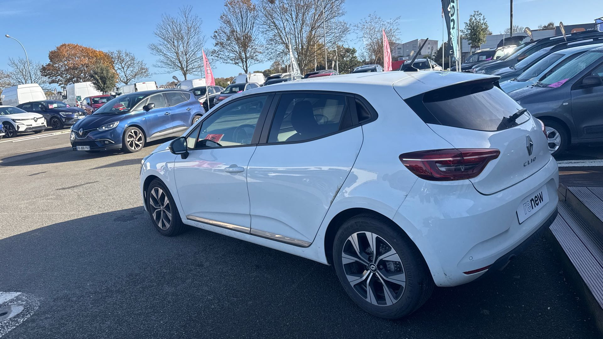 Vente en ligne Renault Clio 5 Clio TCe 90 au prix de 13 990 €