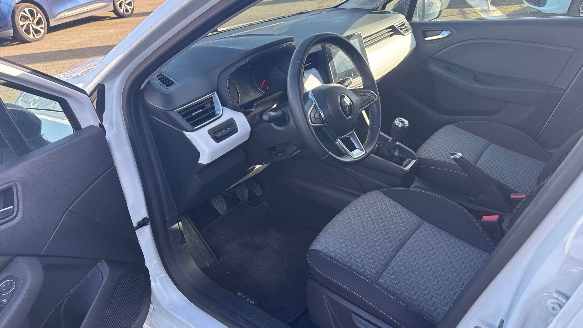 Vente en ligne Renault Clio 5 Clio TCe 90 au prix de 13 990 €