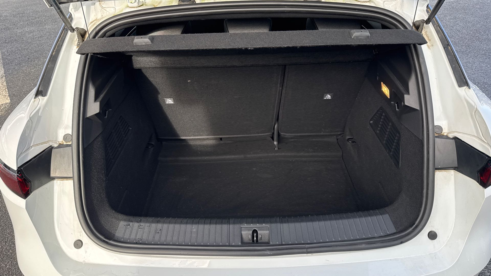 Vente en ligne Renault Megane E-Tech  EV60 220 ch super charge au prix de 26 990 €