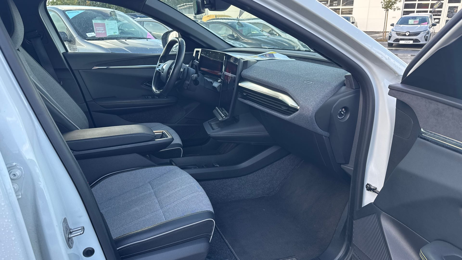 Vente en ligne Renault Megane E-Tech  EV60 220 ch super charge au prix de 26 990 €