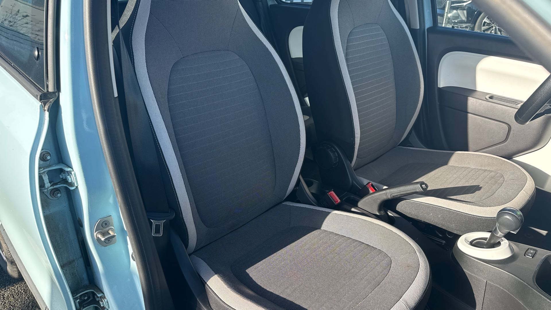 Vente en ligne Renault Twingo Electrique Twingo III E-Tech au prix de 13 990 €