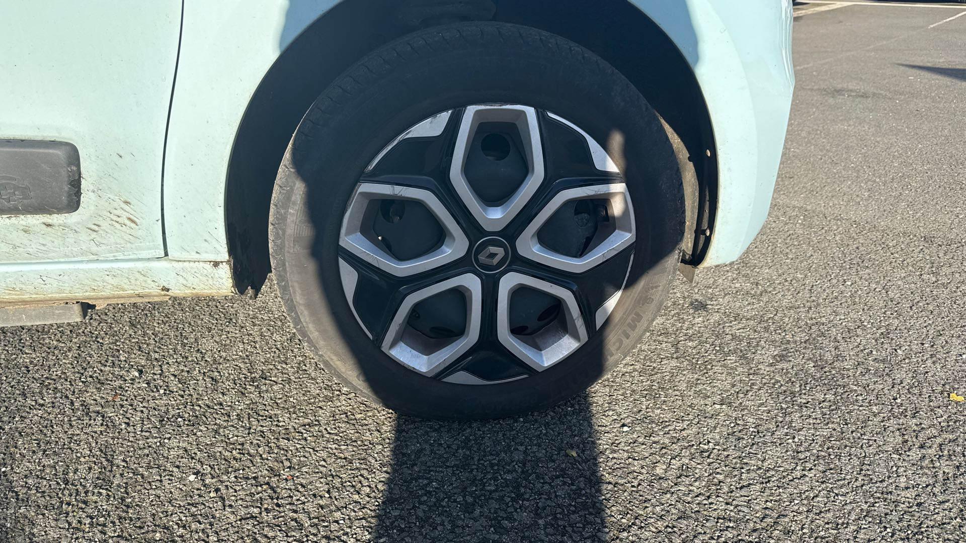 Vente en ligne Renault Twingo Electrique Twingo III E-Tech au prix de 13 990 €