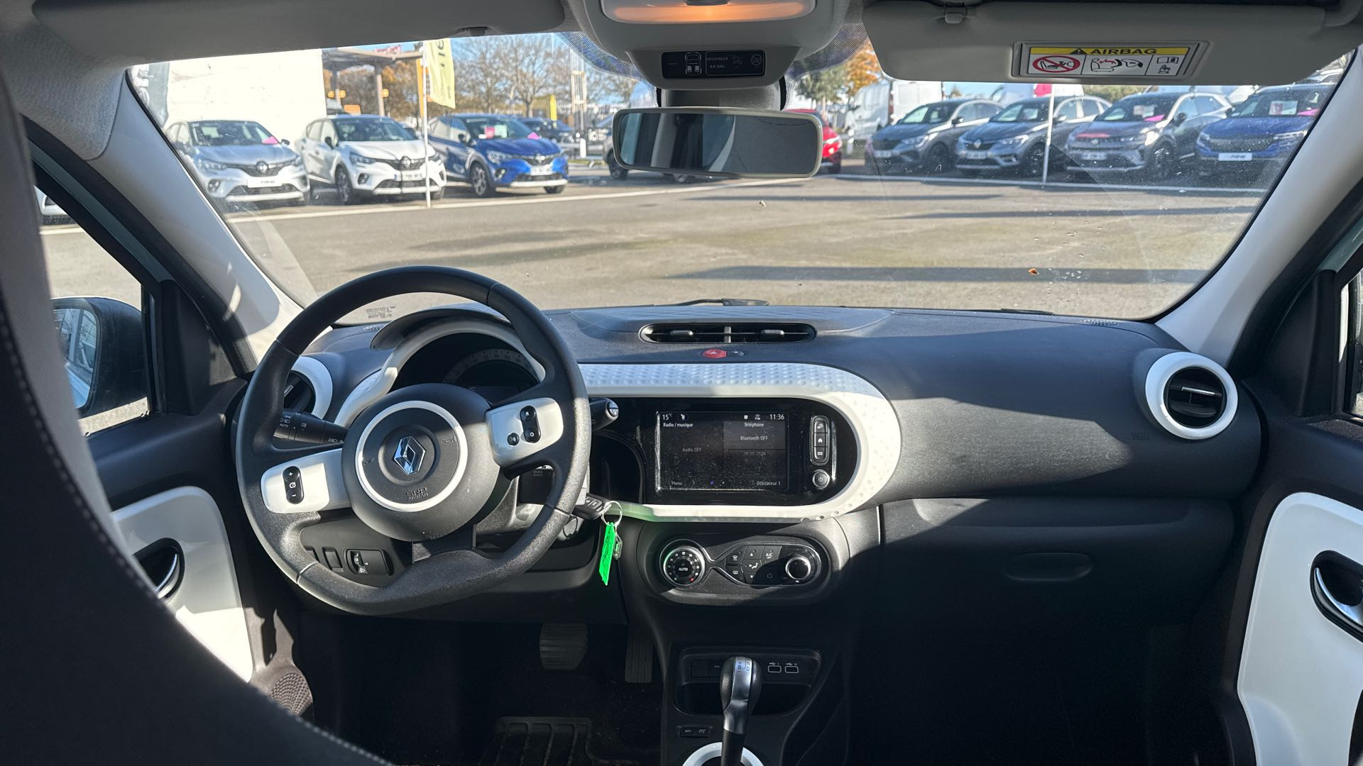 Vente en ligne Renault Twingo Electrique Twingo III E-Tech au prix de 13 990 €