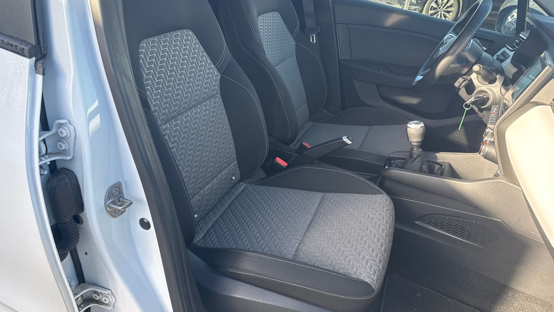 Vente en ligne Renault Clio 5 Clio TCe 90 au prix de 13 990 €