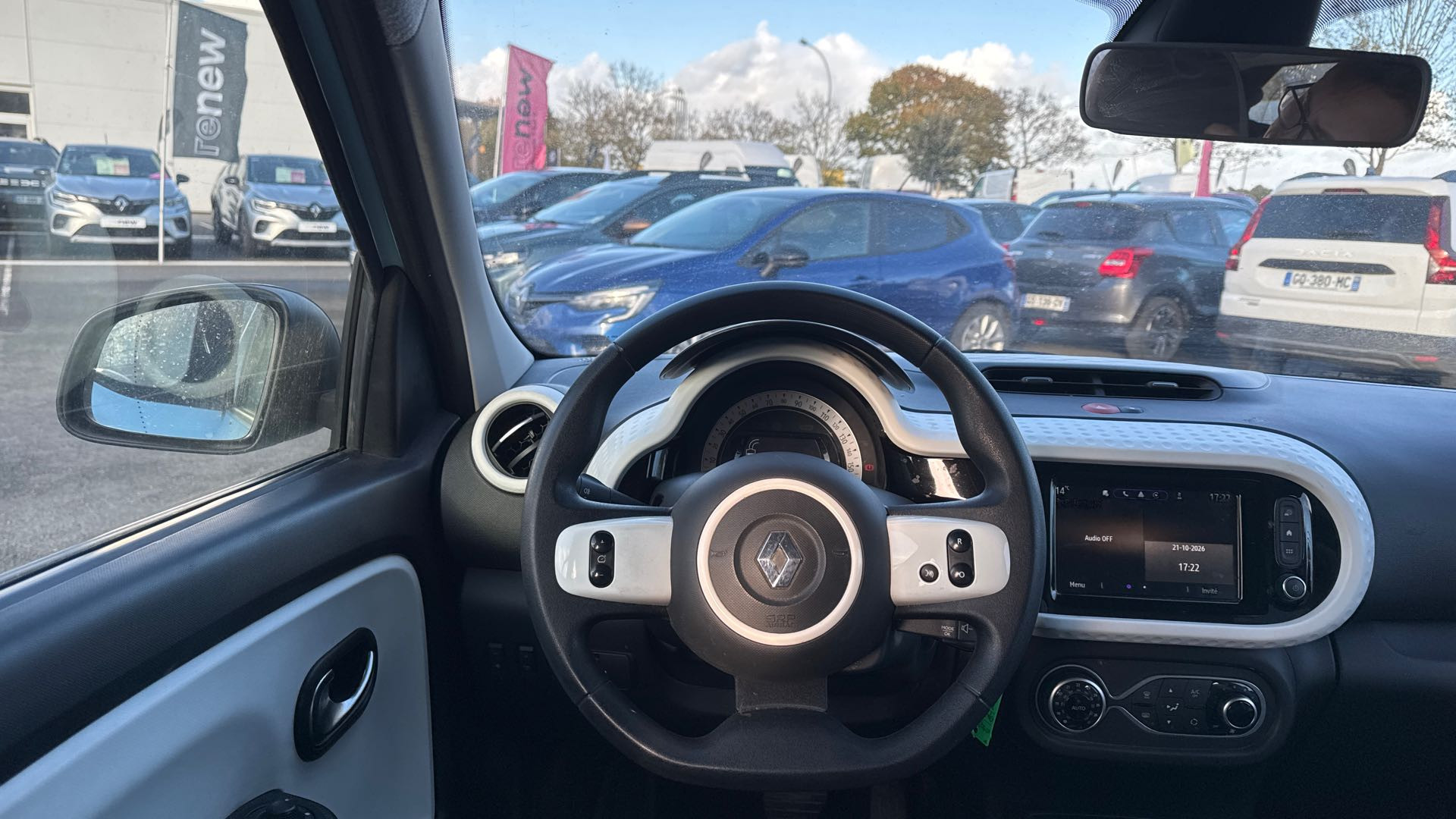 Vente en ligne Renault Twingo Electrique Twingo III E-Tech au prix de 13 990 €